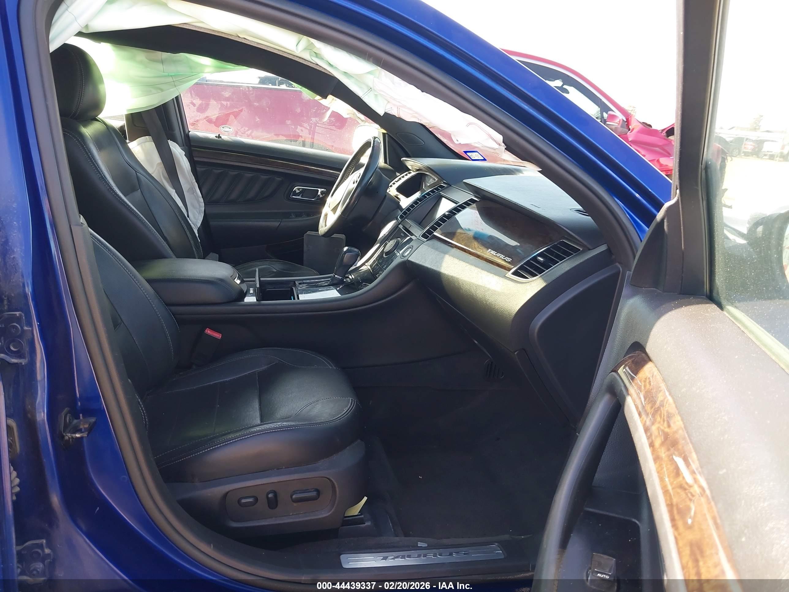 FORD TAURUS image 5