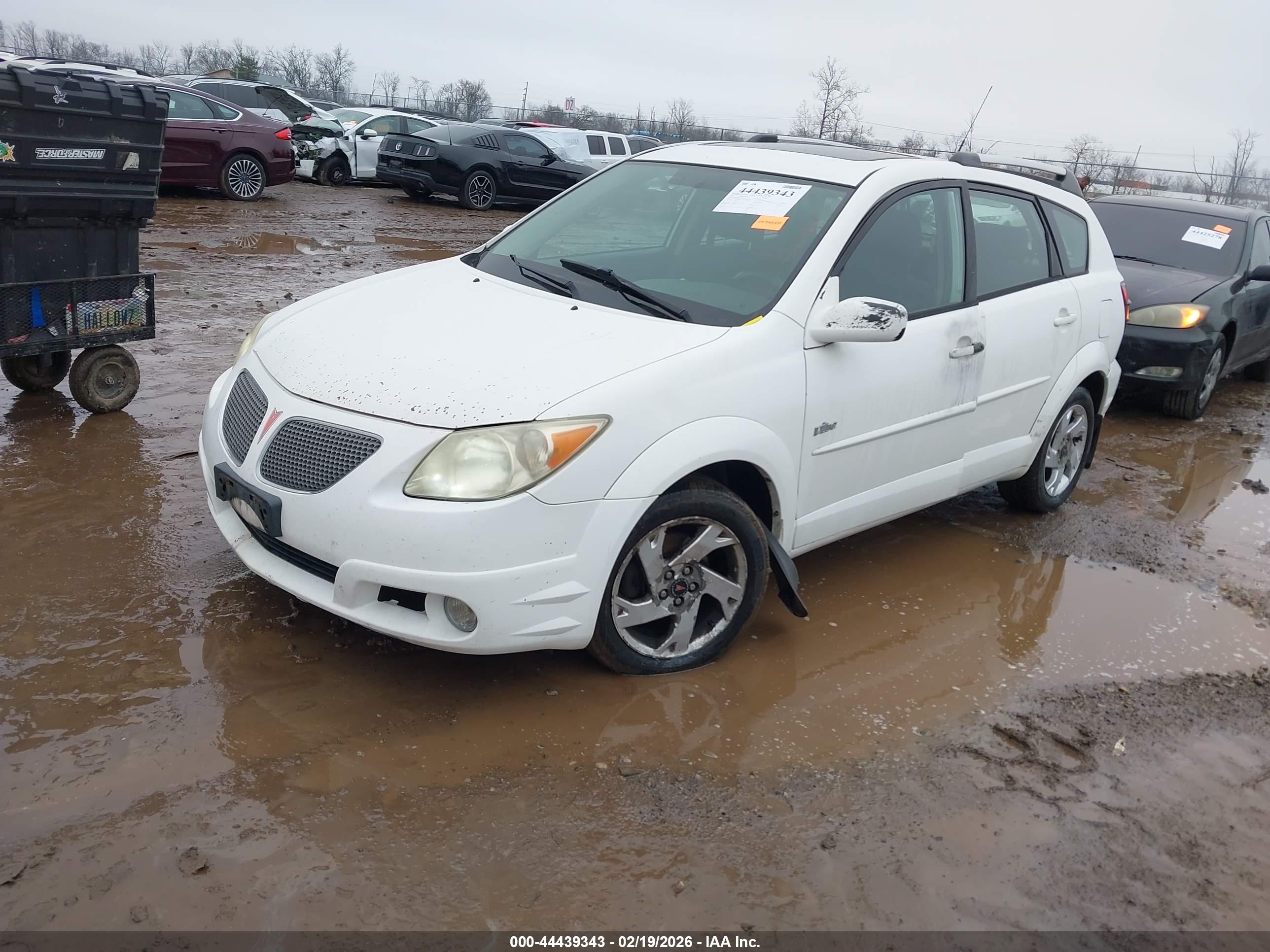 PONTIAC VIBE image 2