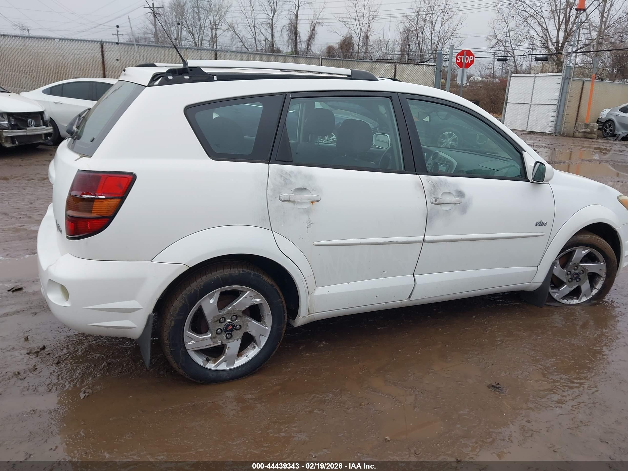 PONTIAC VIBE image 6