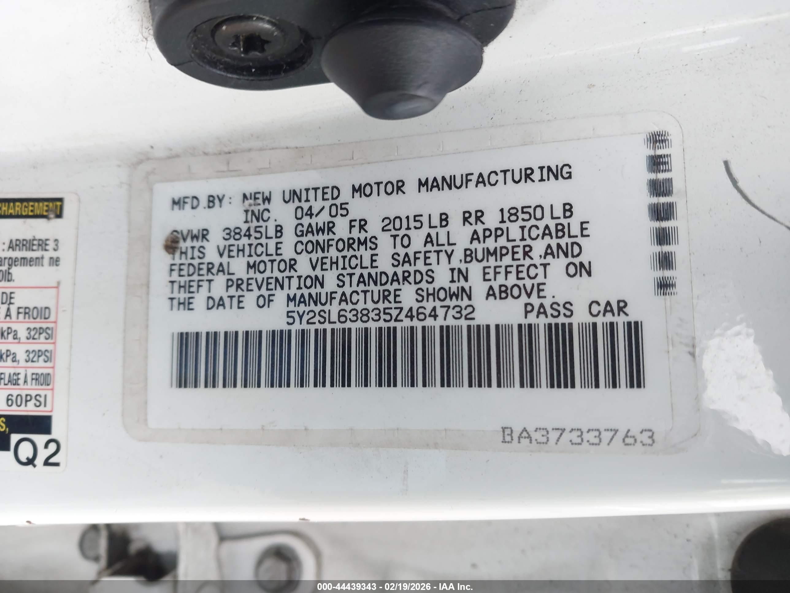 PONTIAC VIBE image 9