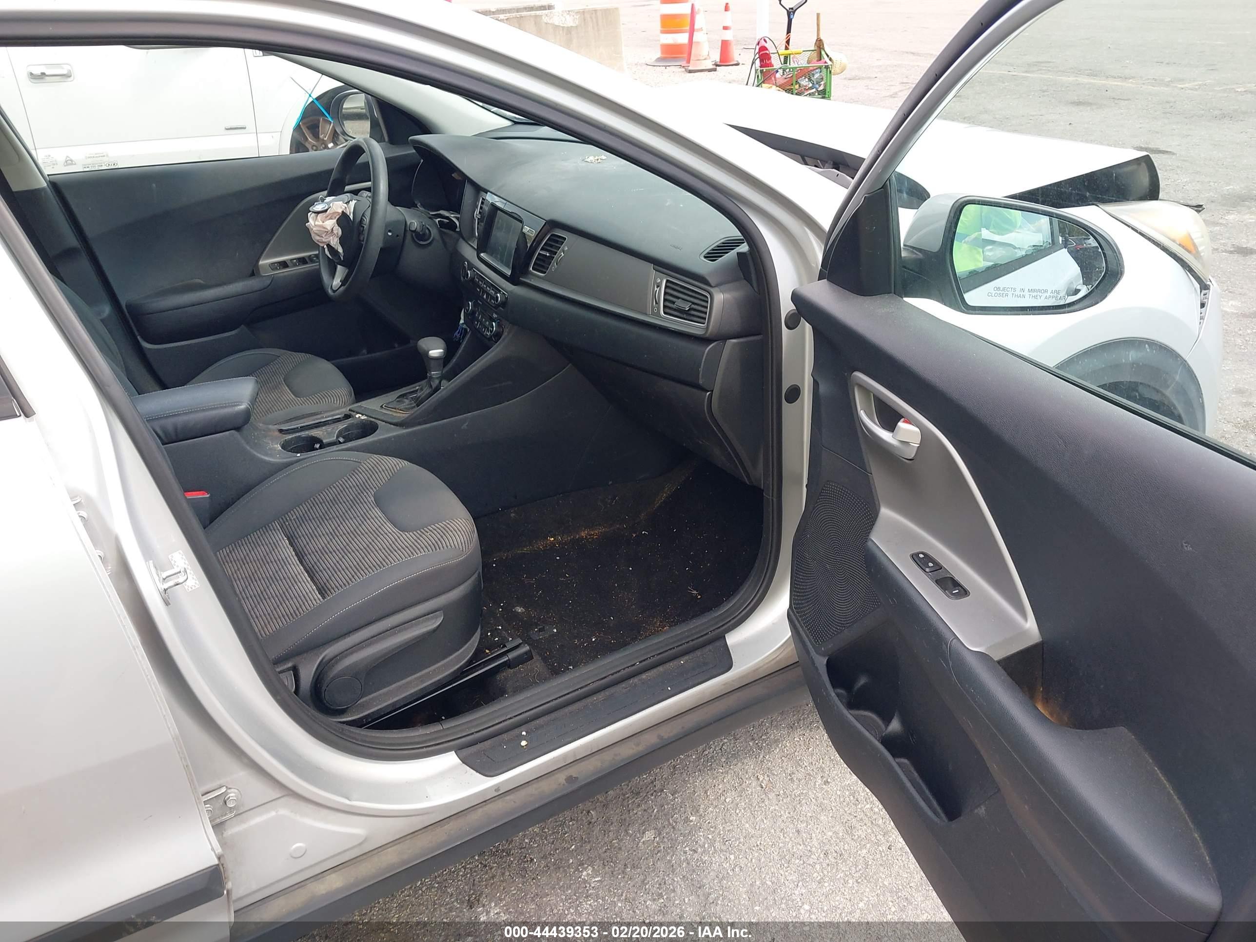 KIA NIRO image 5