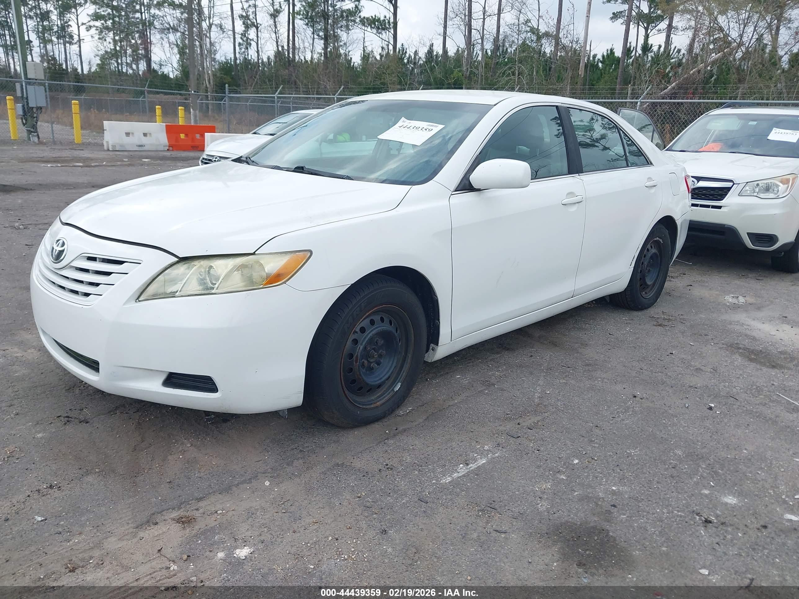 TOYOTA CAMRY image 2
