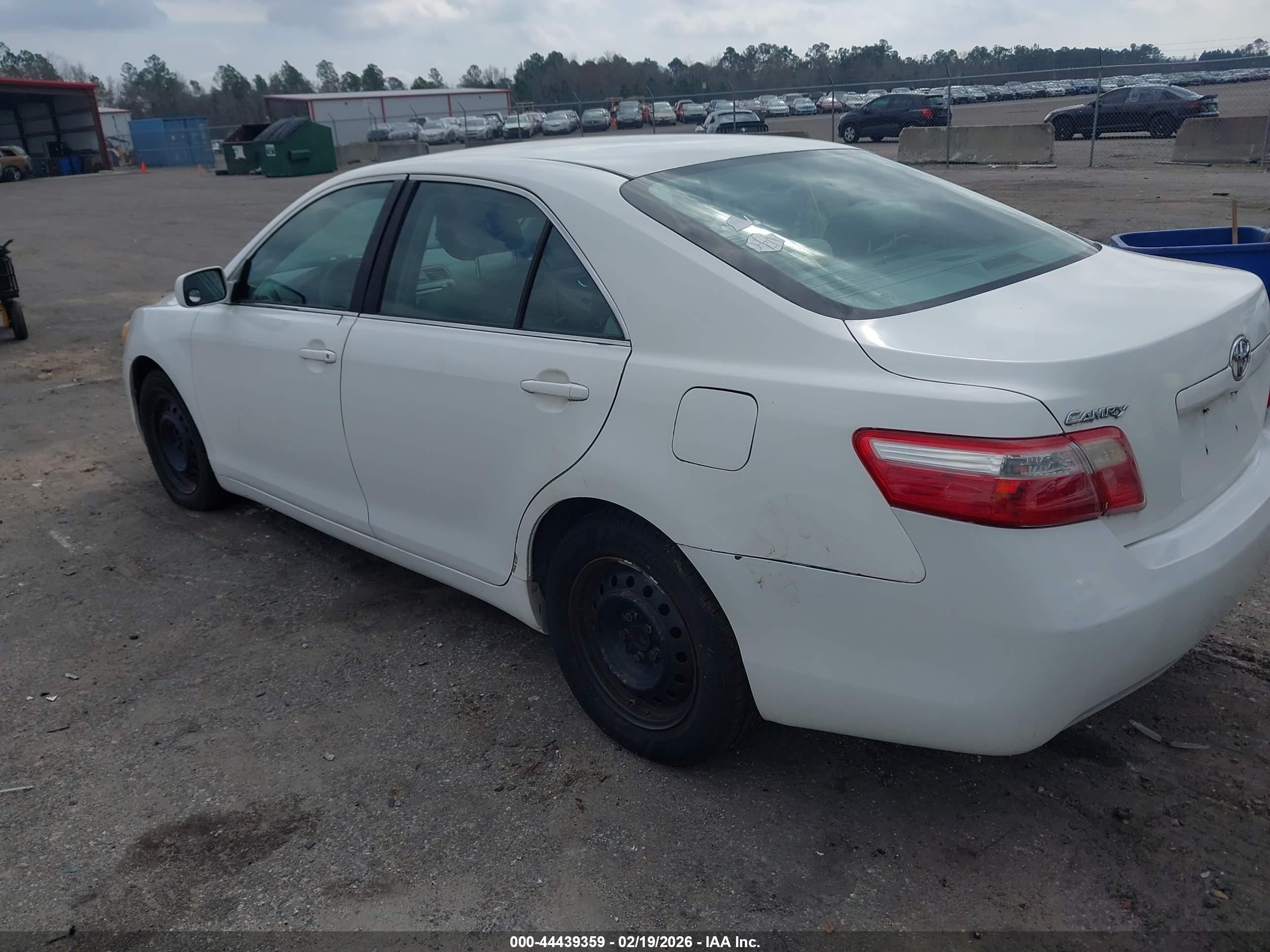 TOYOTA CAMRY image 3