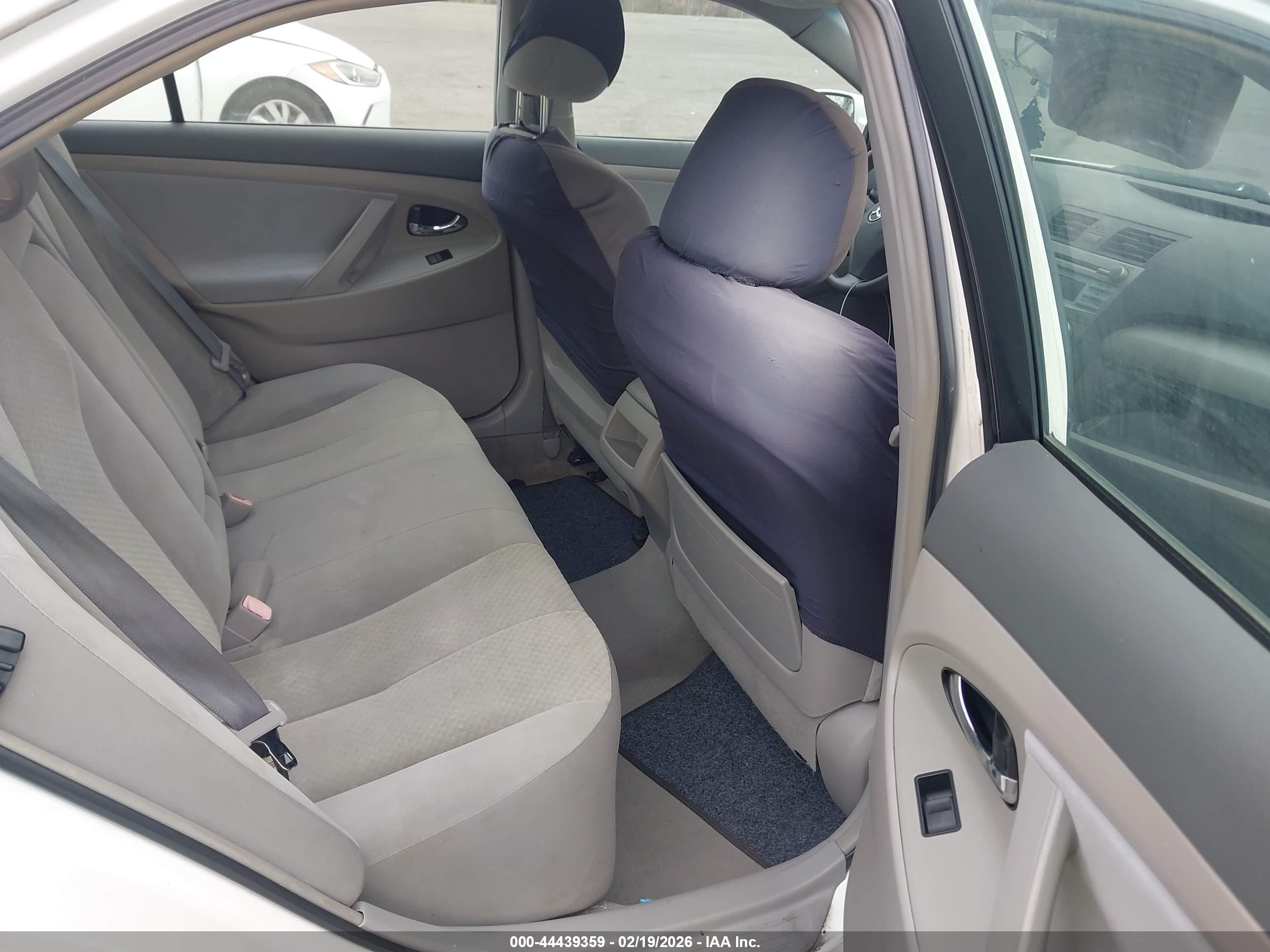 TOYOTA CAMRY image 8
