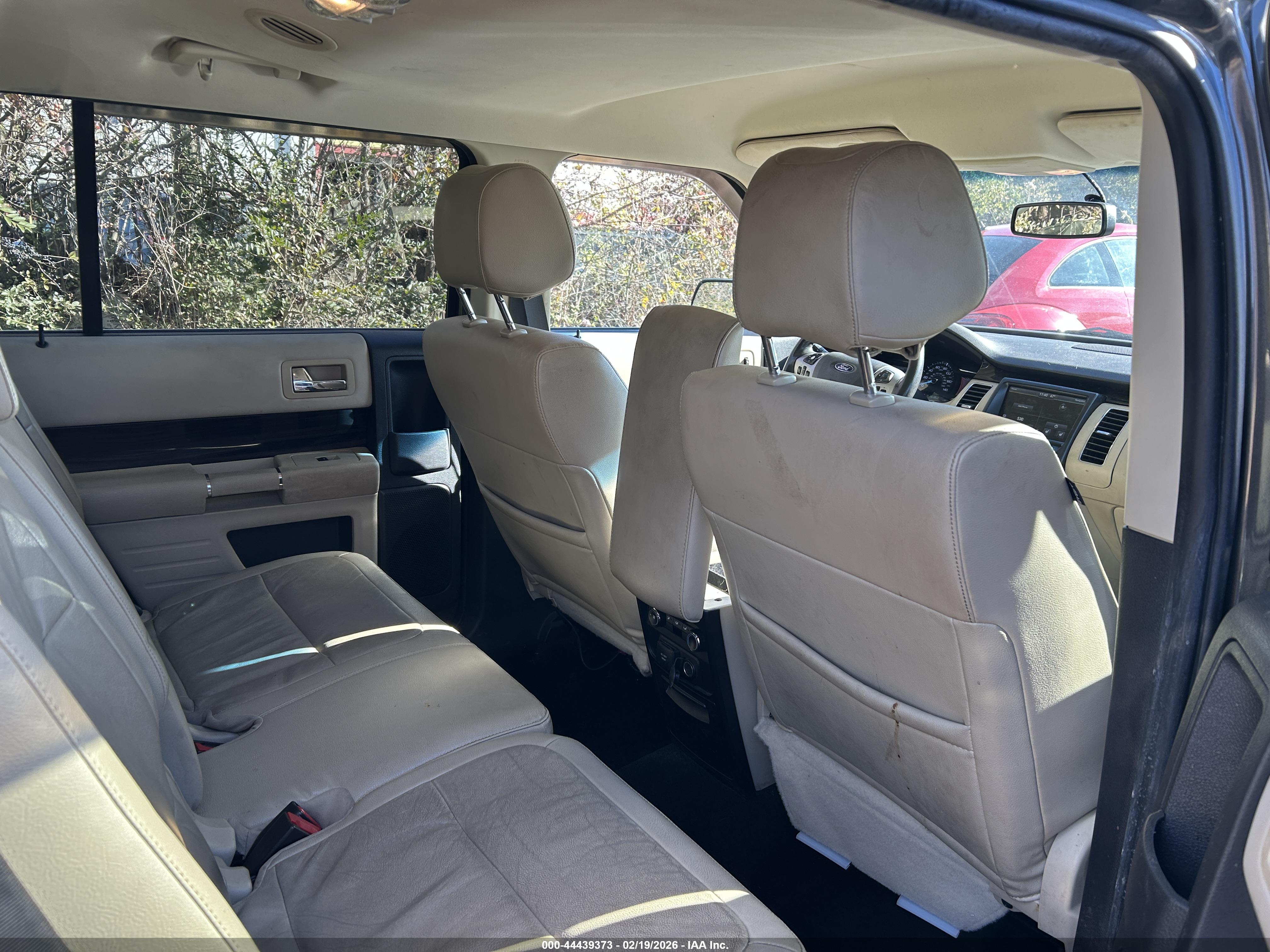 FORD FLEX image 8