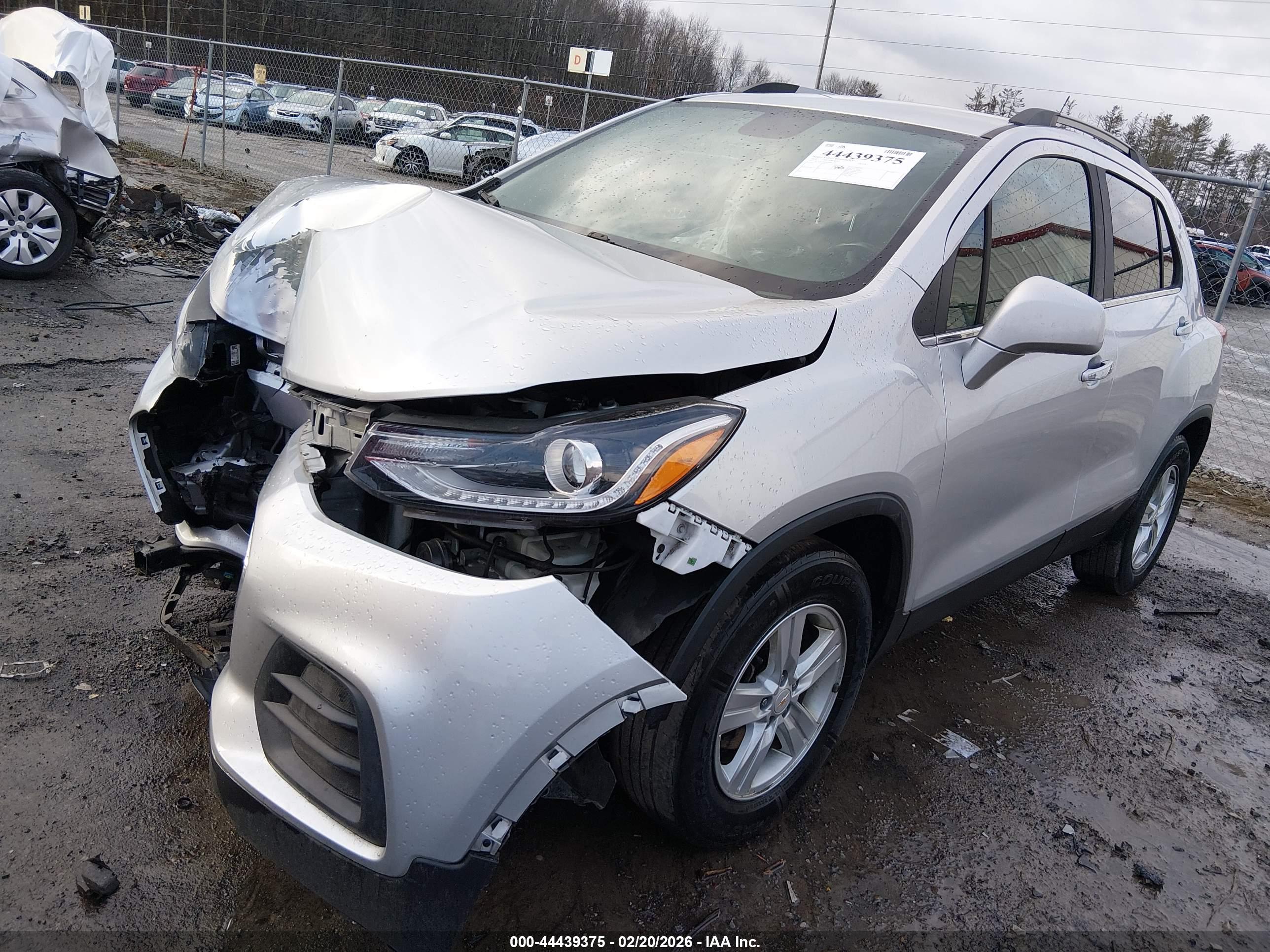 CHEVROLET TRAX image 2