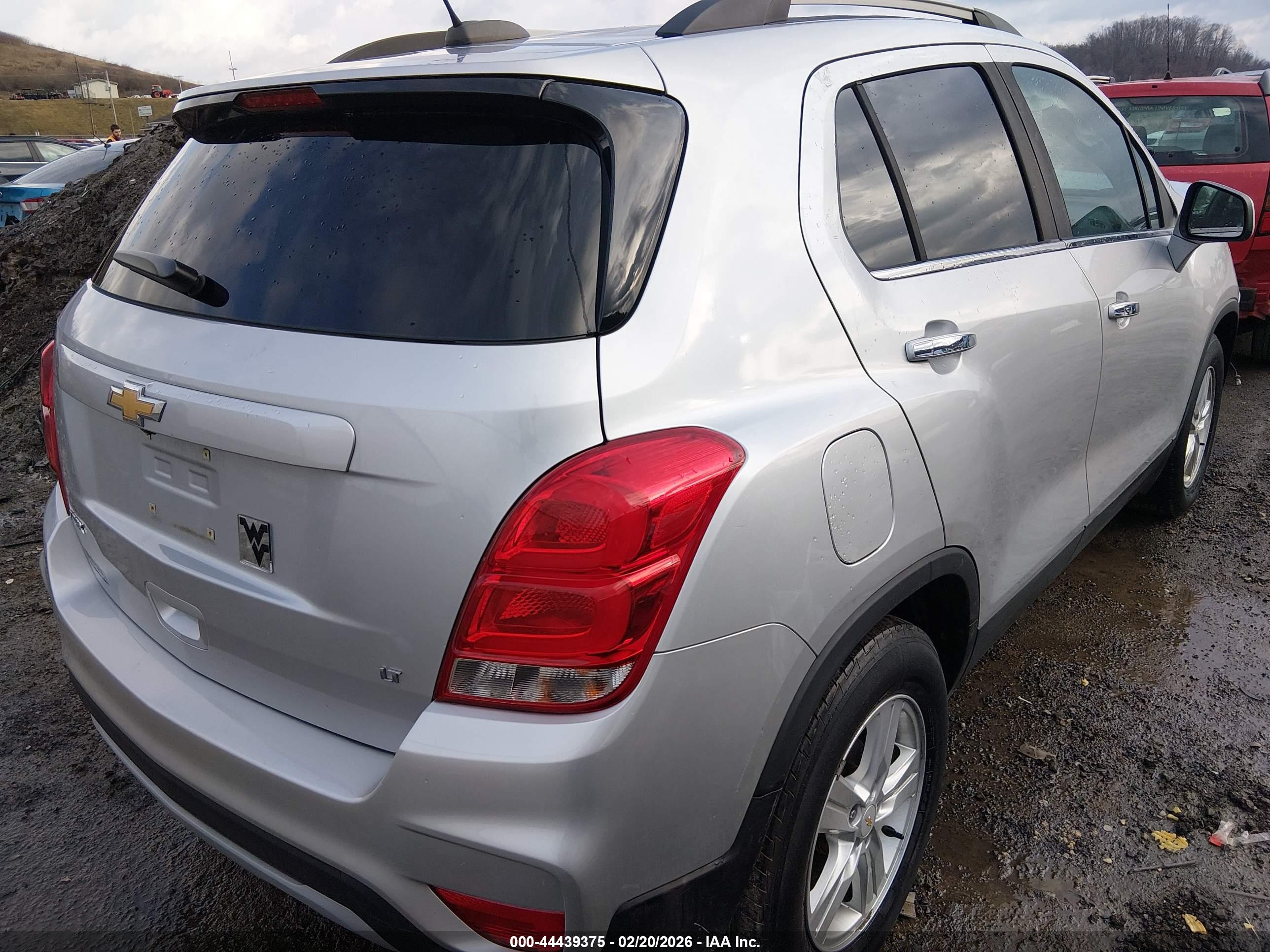 CHEVROLET TRAX image 4