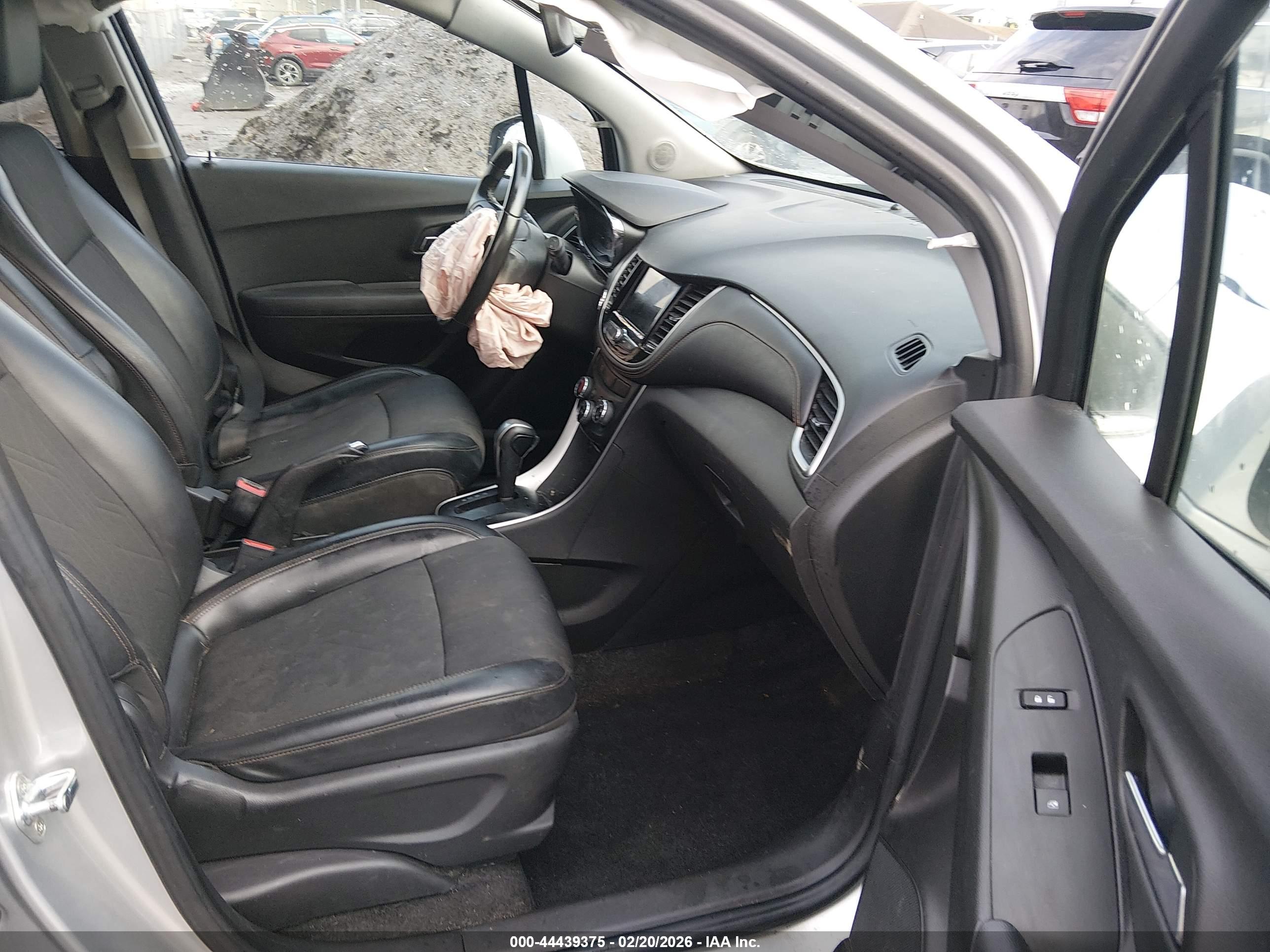 CHEVROLET TRAX image 5