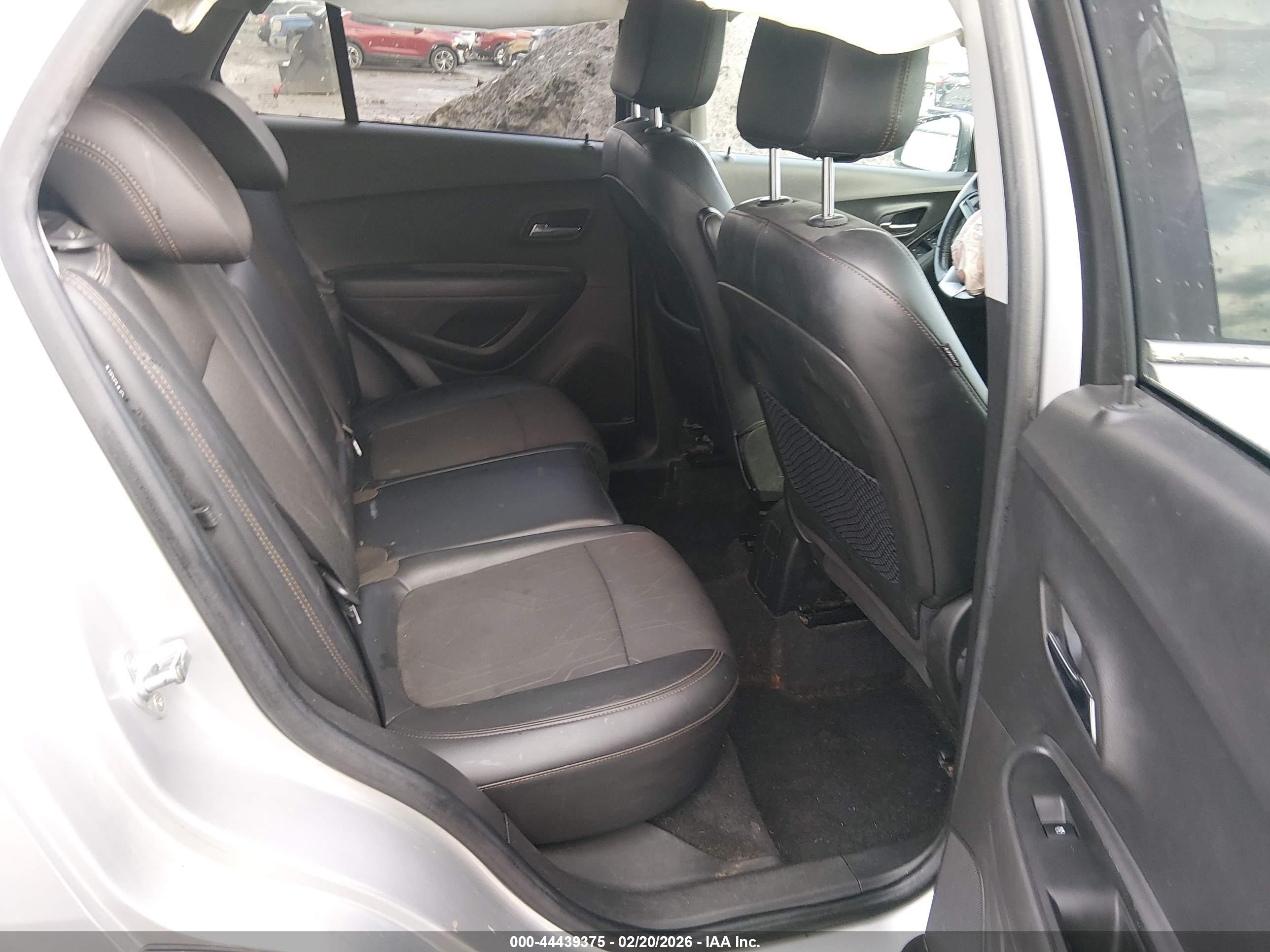 CHEVROLET TRAX image 8
