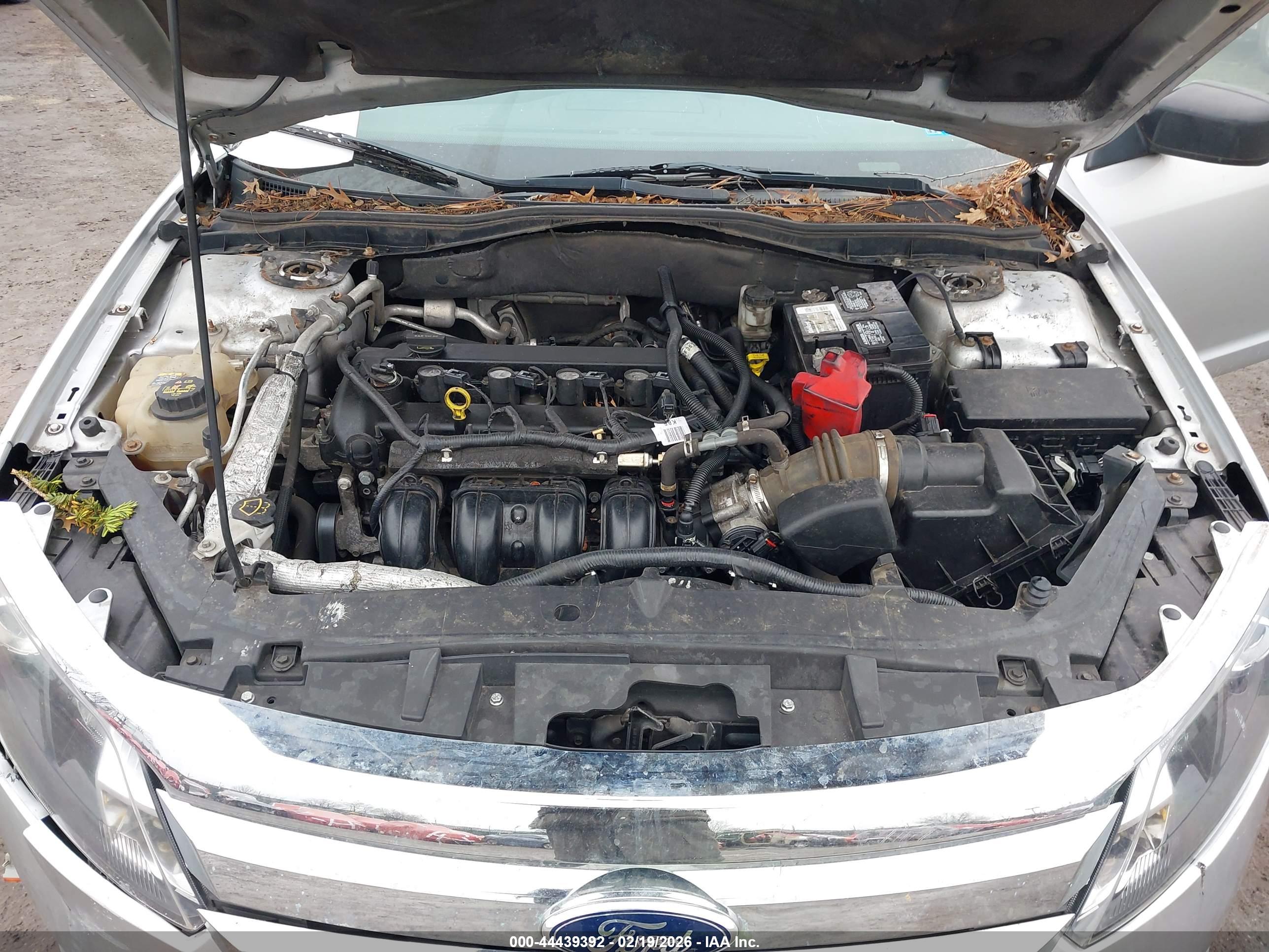 FORD FUSION image 10