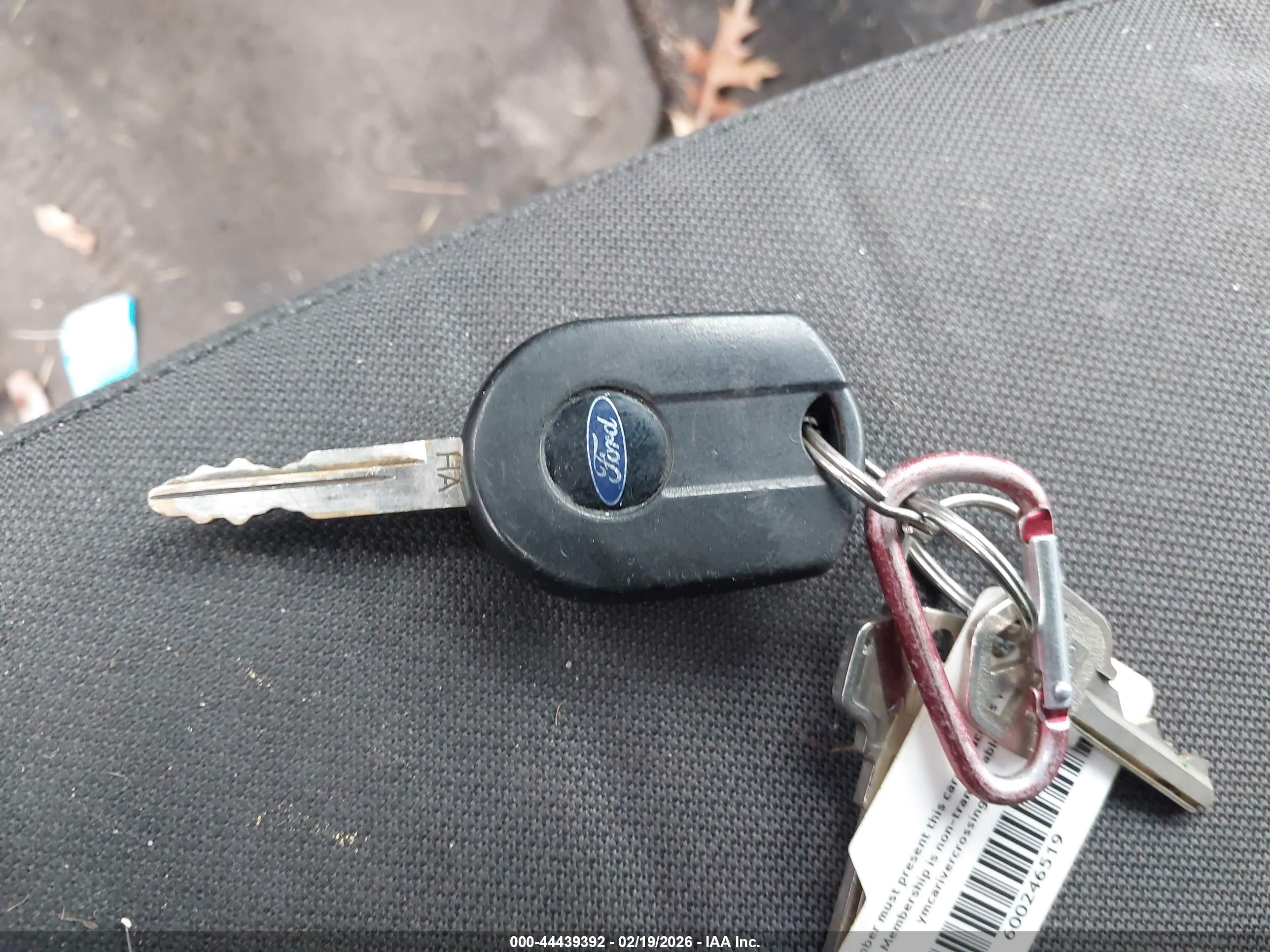 FORD FUSION image 11