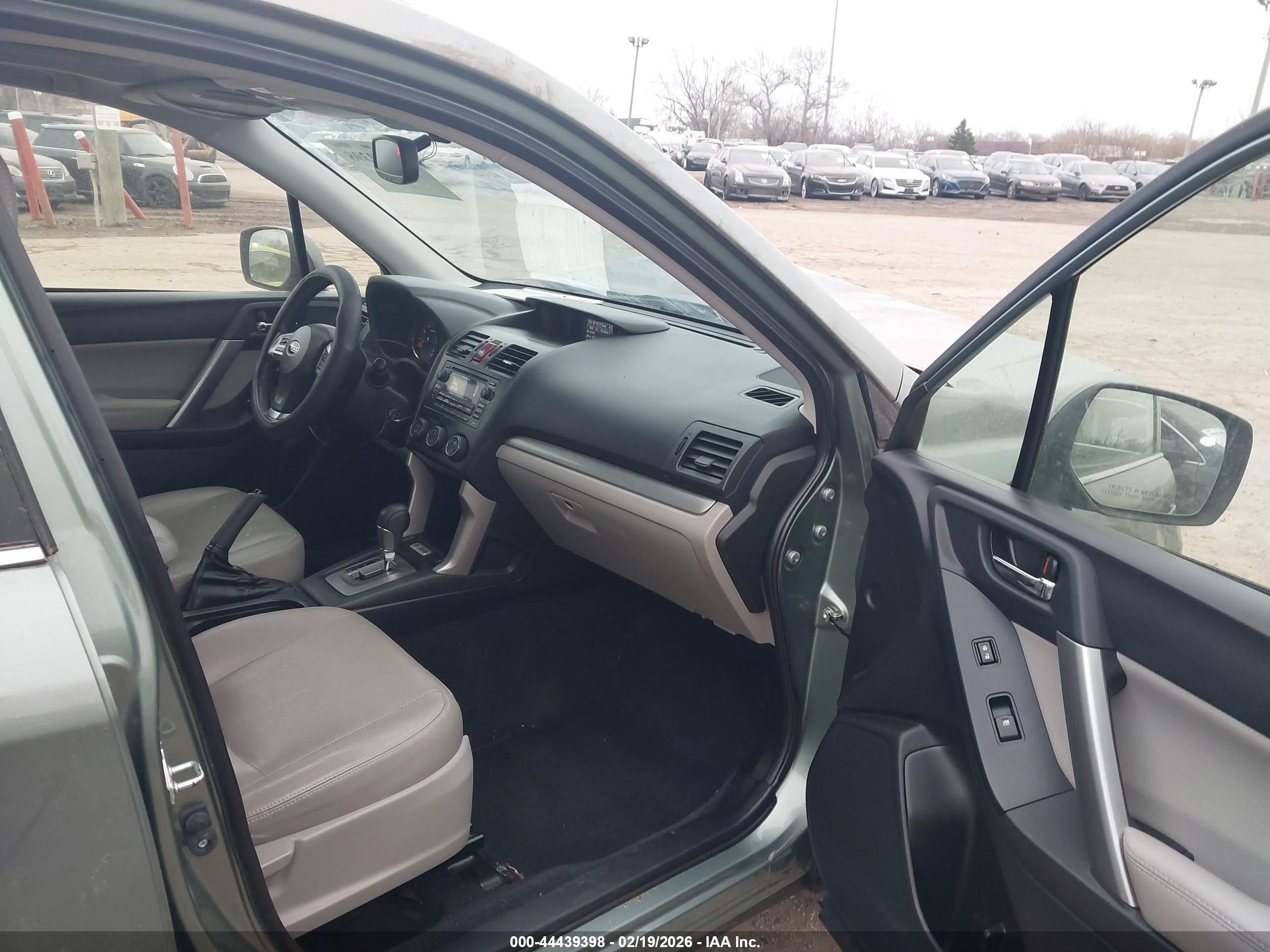 SUBARU FORESTER image 5