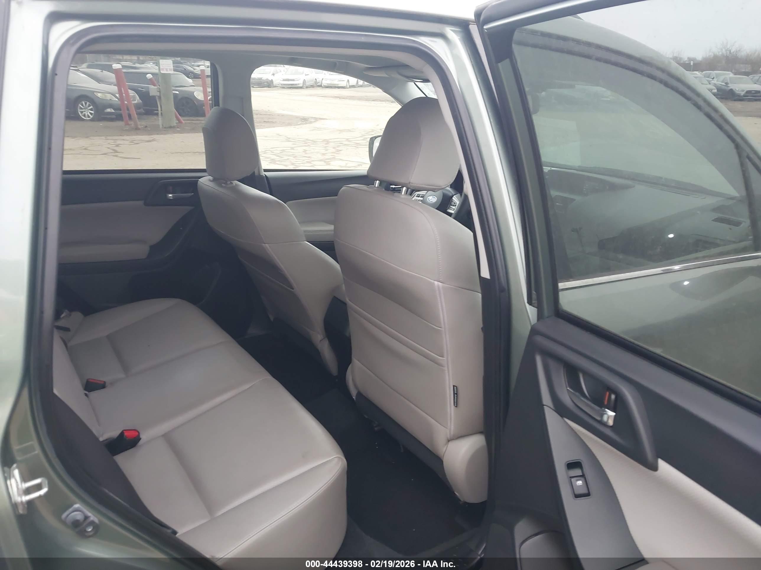 SUBARU FORESTER image 8