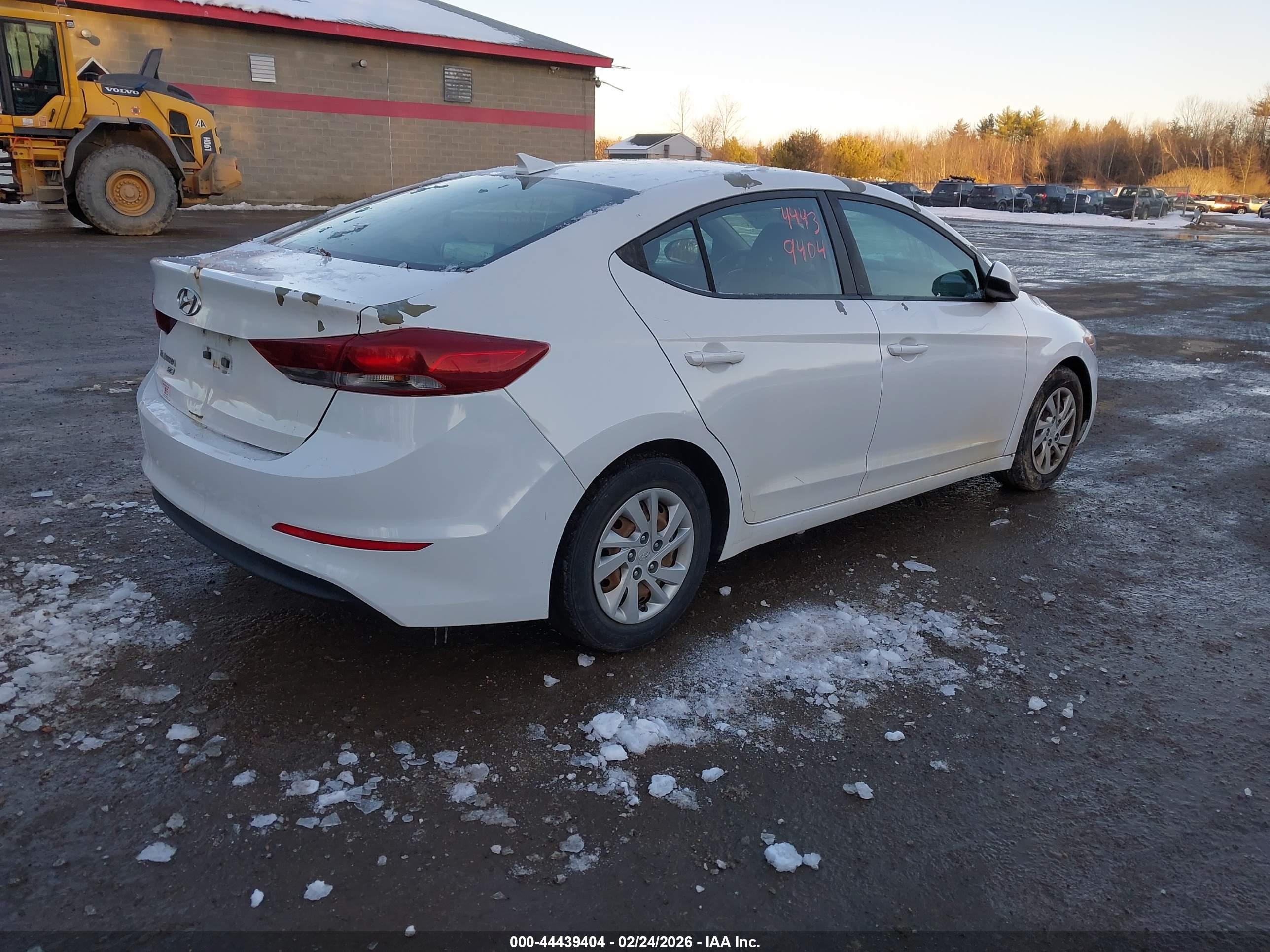 HYUNDAI ELANTRA image 4