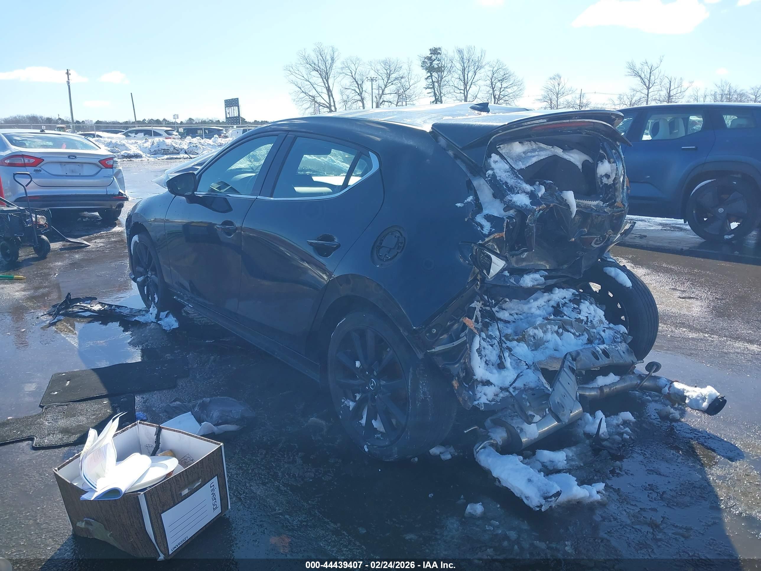 MAZDA MAZDA3 image 3