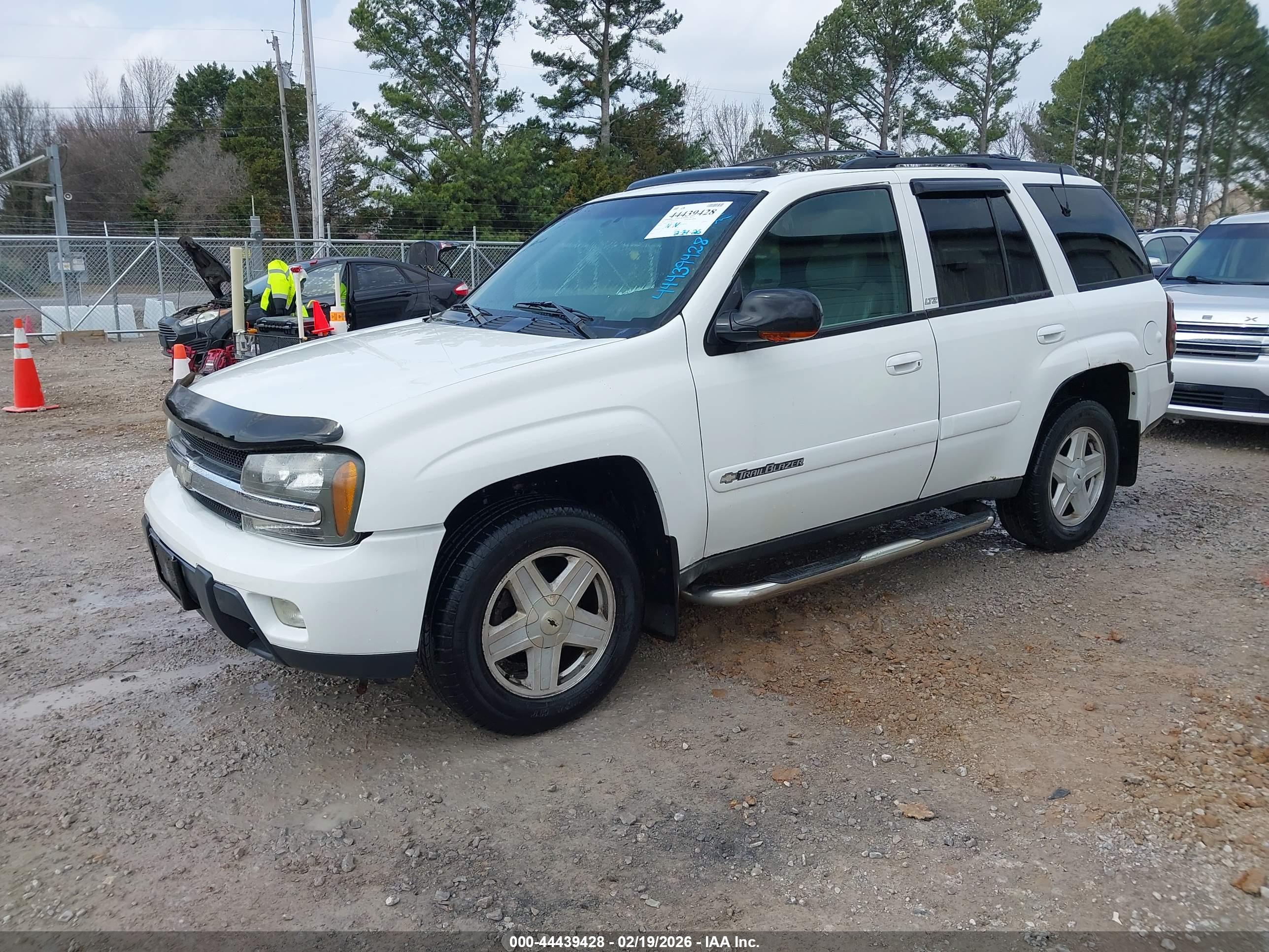 CHEVROLET TRAILBLAZER image 2