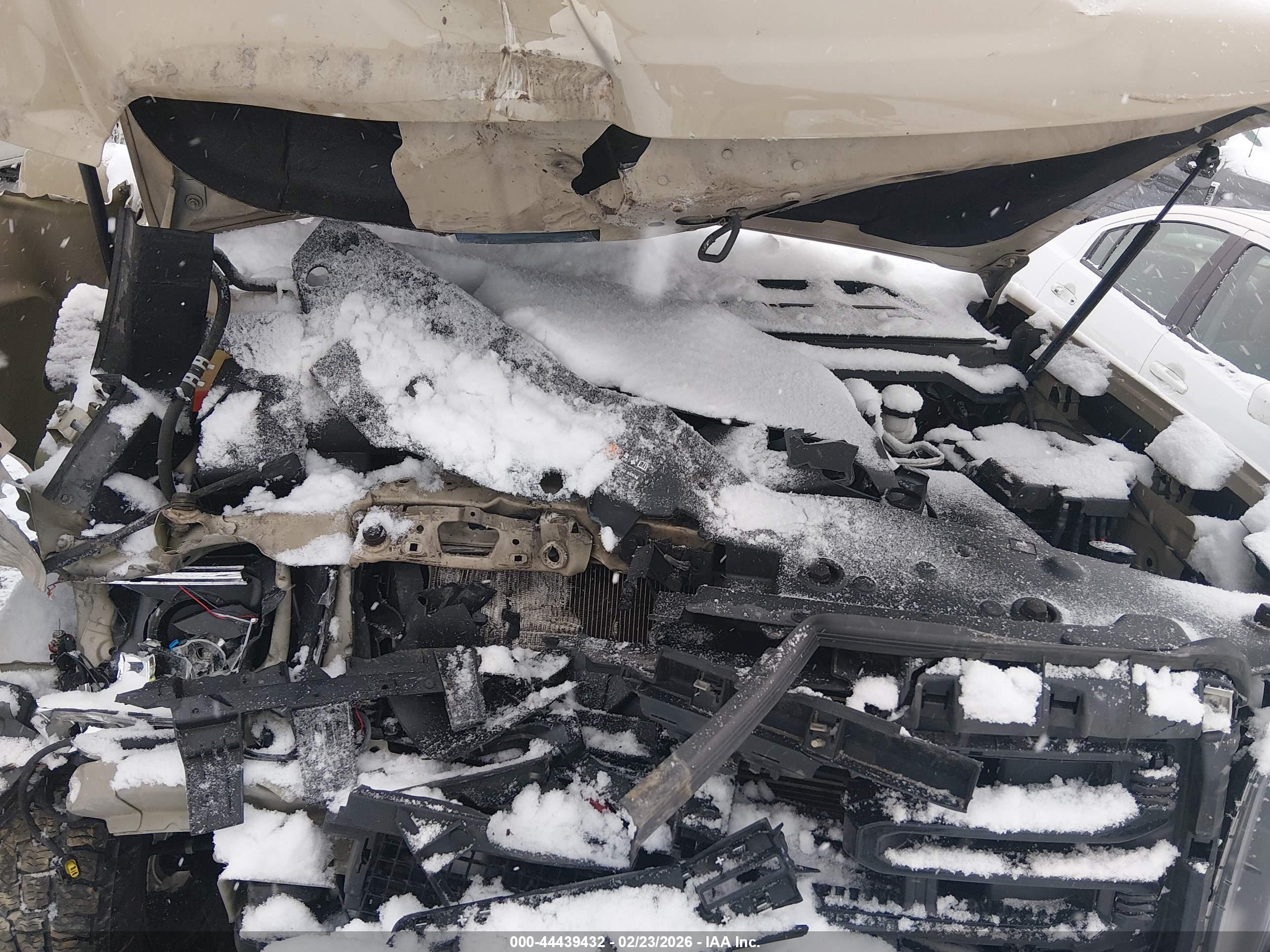 GMC CANYON image 10