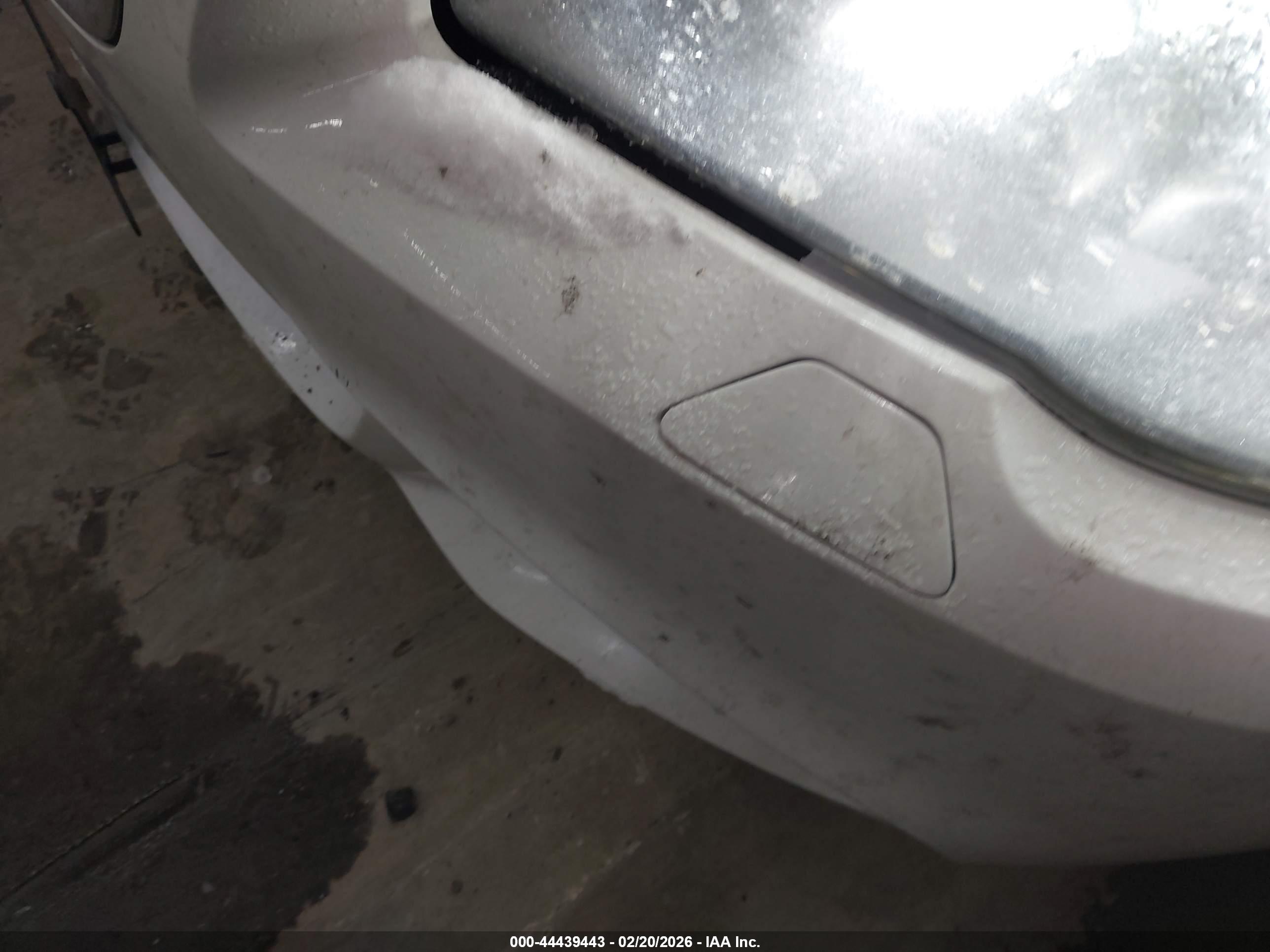 BMW 528I image 6