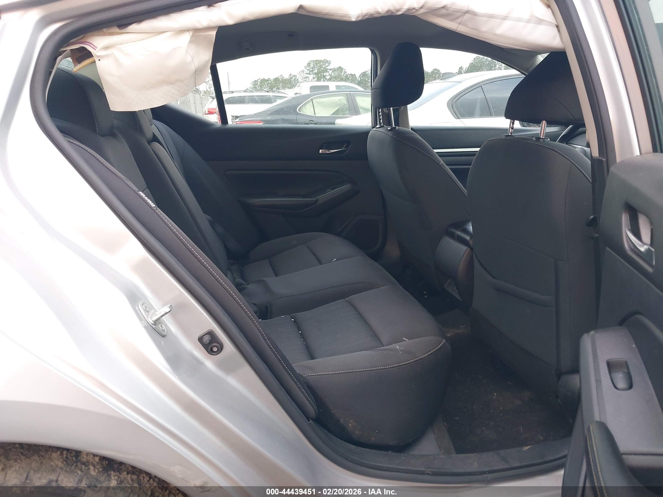 NISSAN ALTIMA image 8