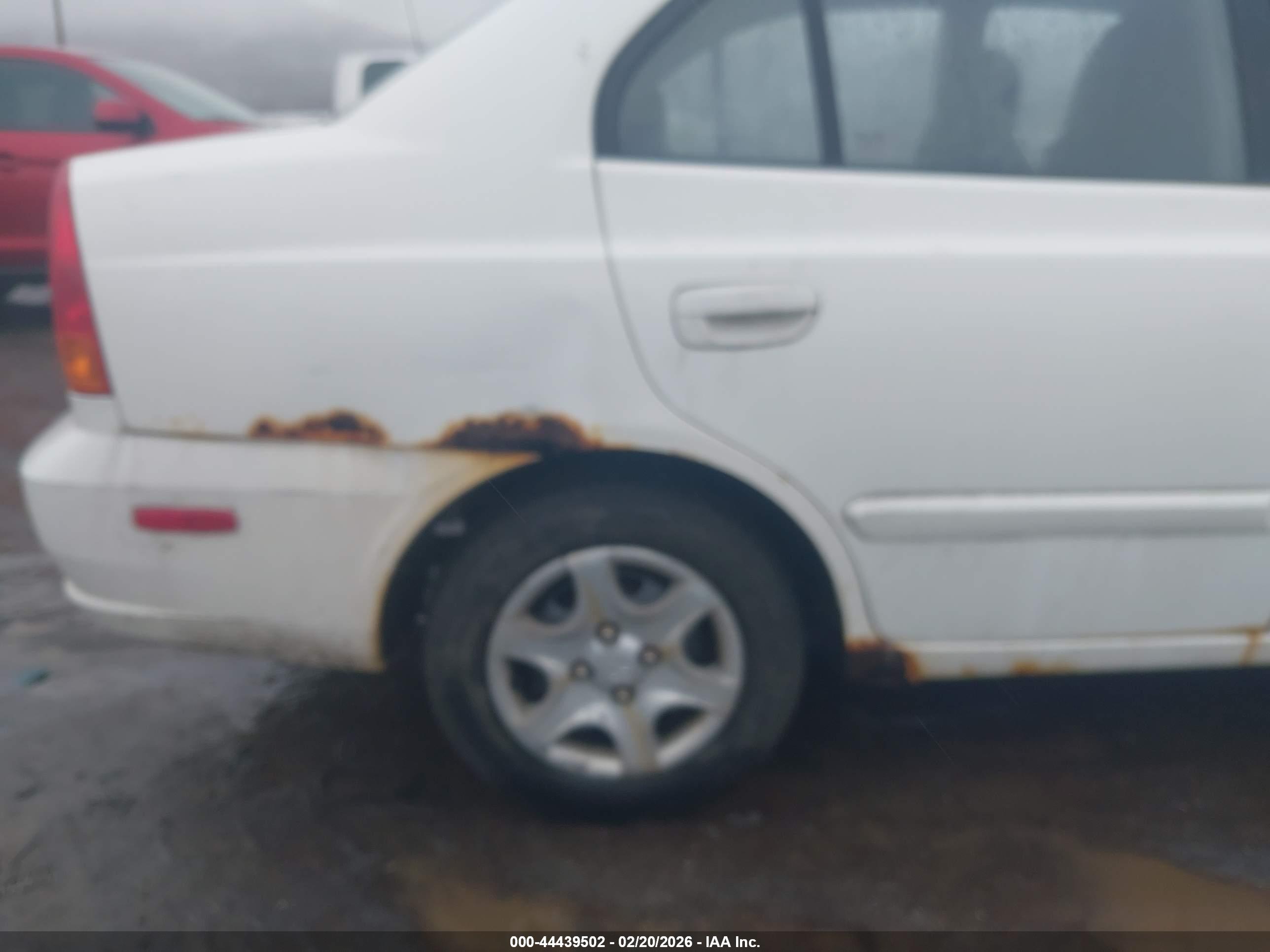 HYUNDAI ACCENT image 6