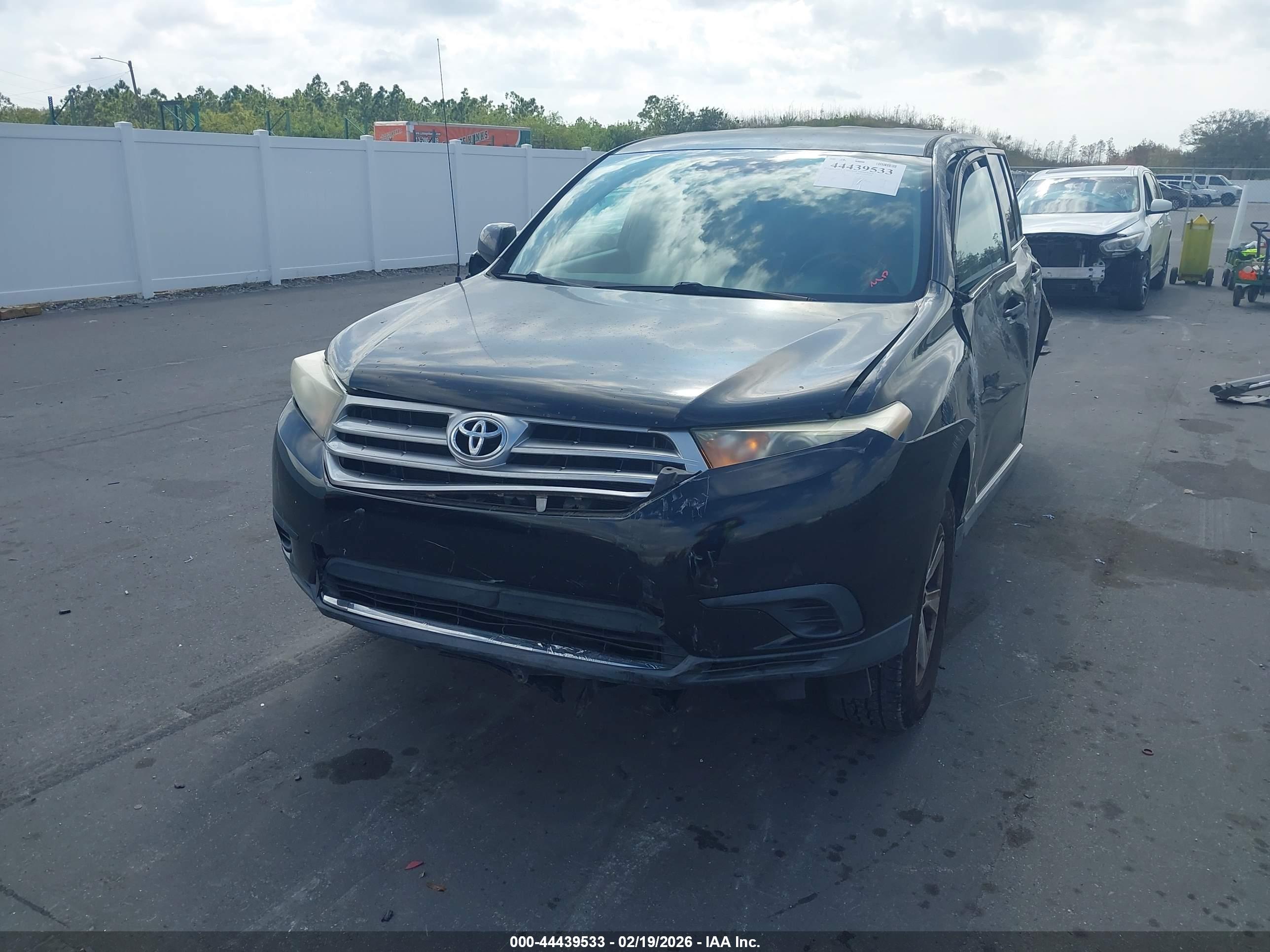 TOYOTA HIGHLANDER image 2