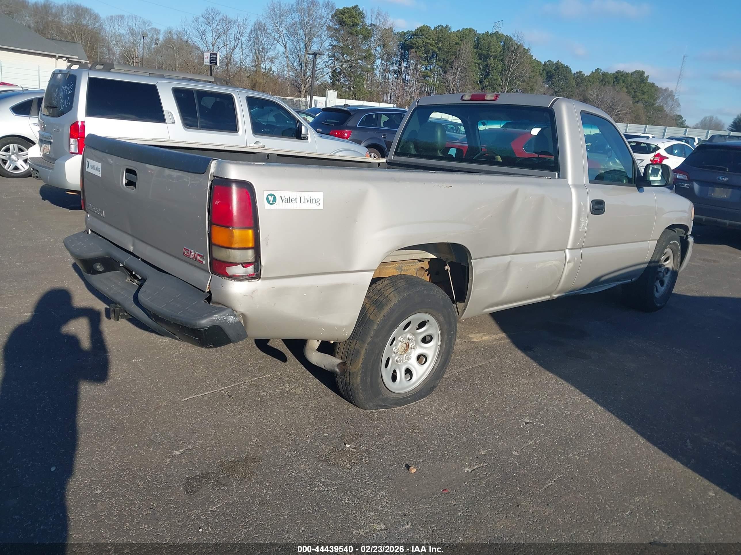 GMC SIERRA image 4