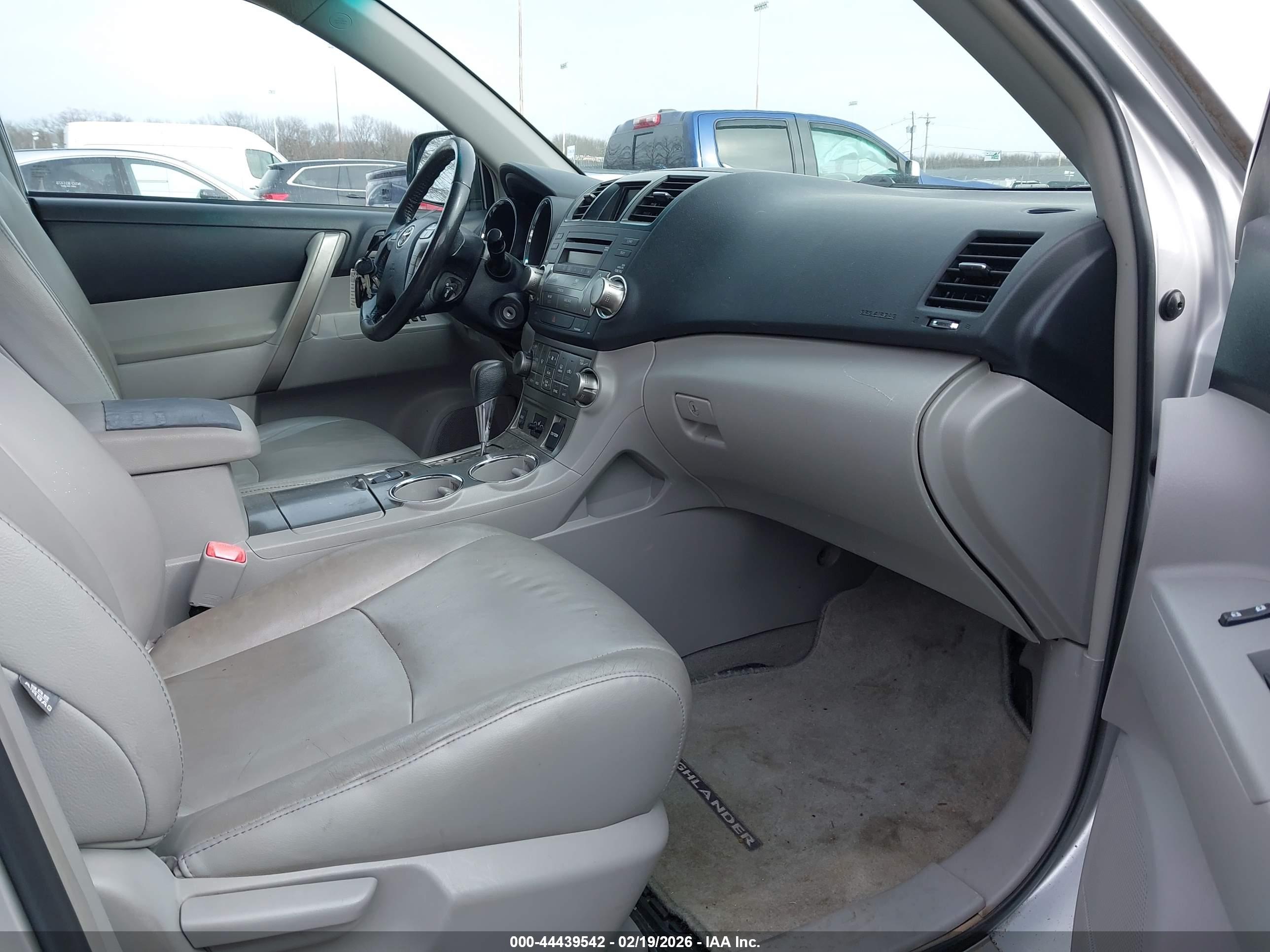 TOYOTA HIGHLANDER image 5