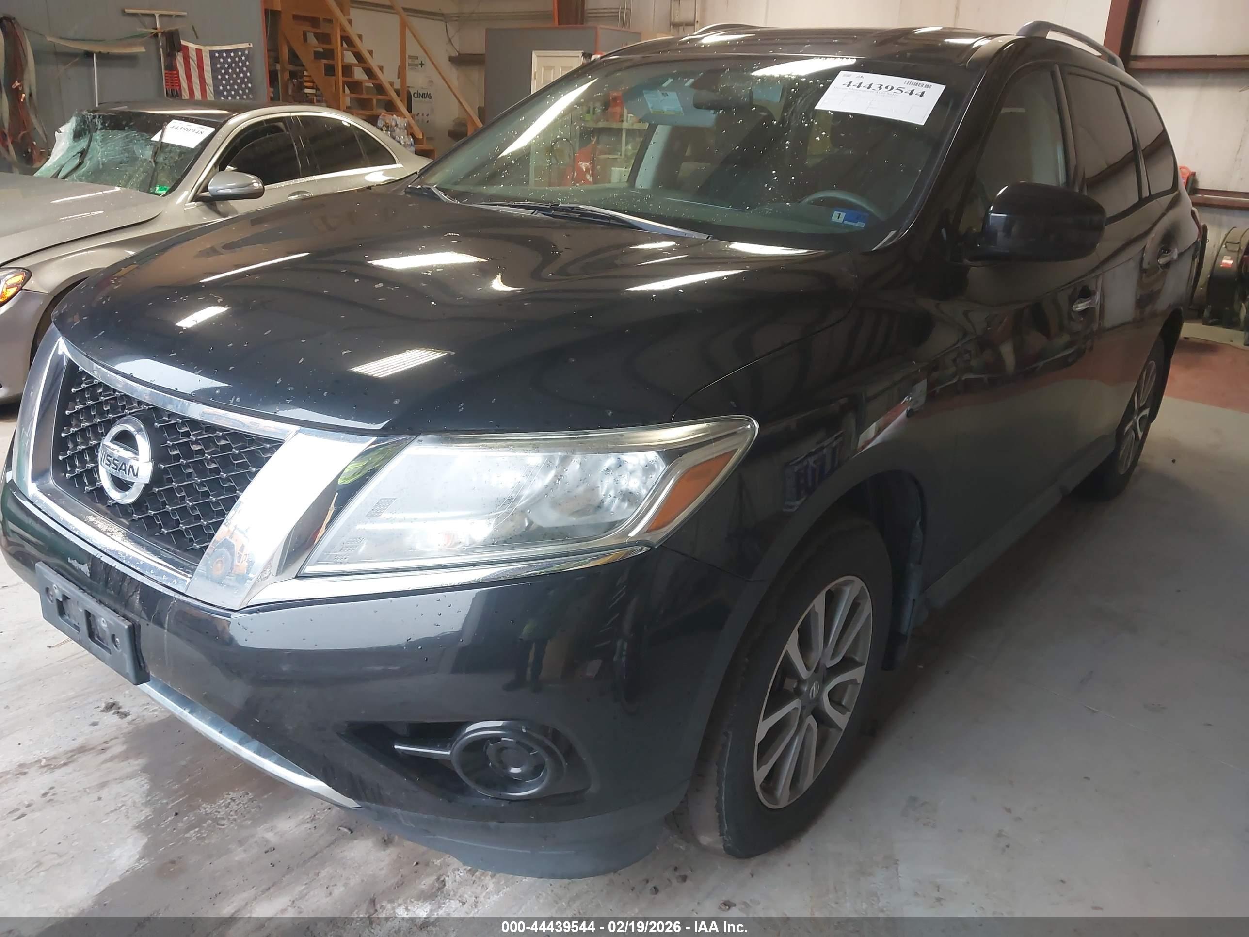 NISSAN PATHFINDER image 6