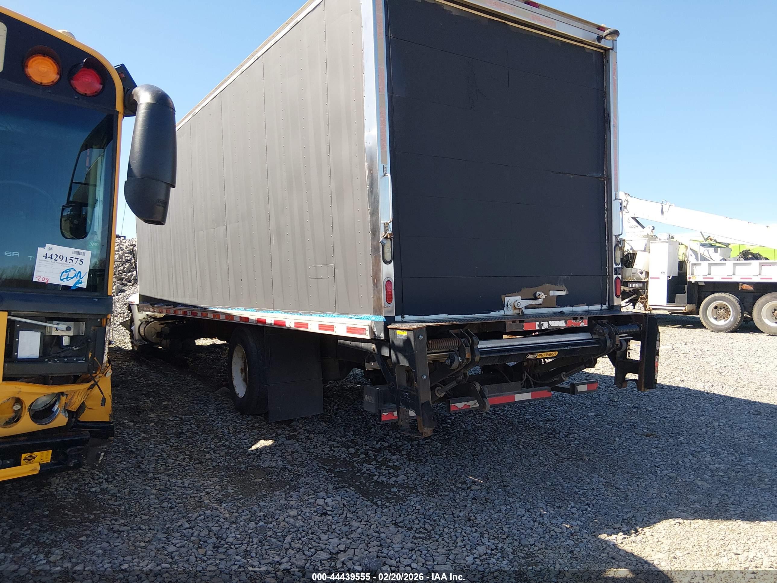 INTERNATIONAL 4000 image 3
