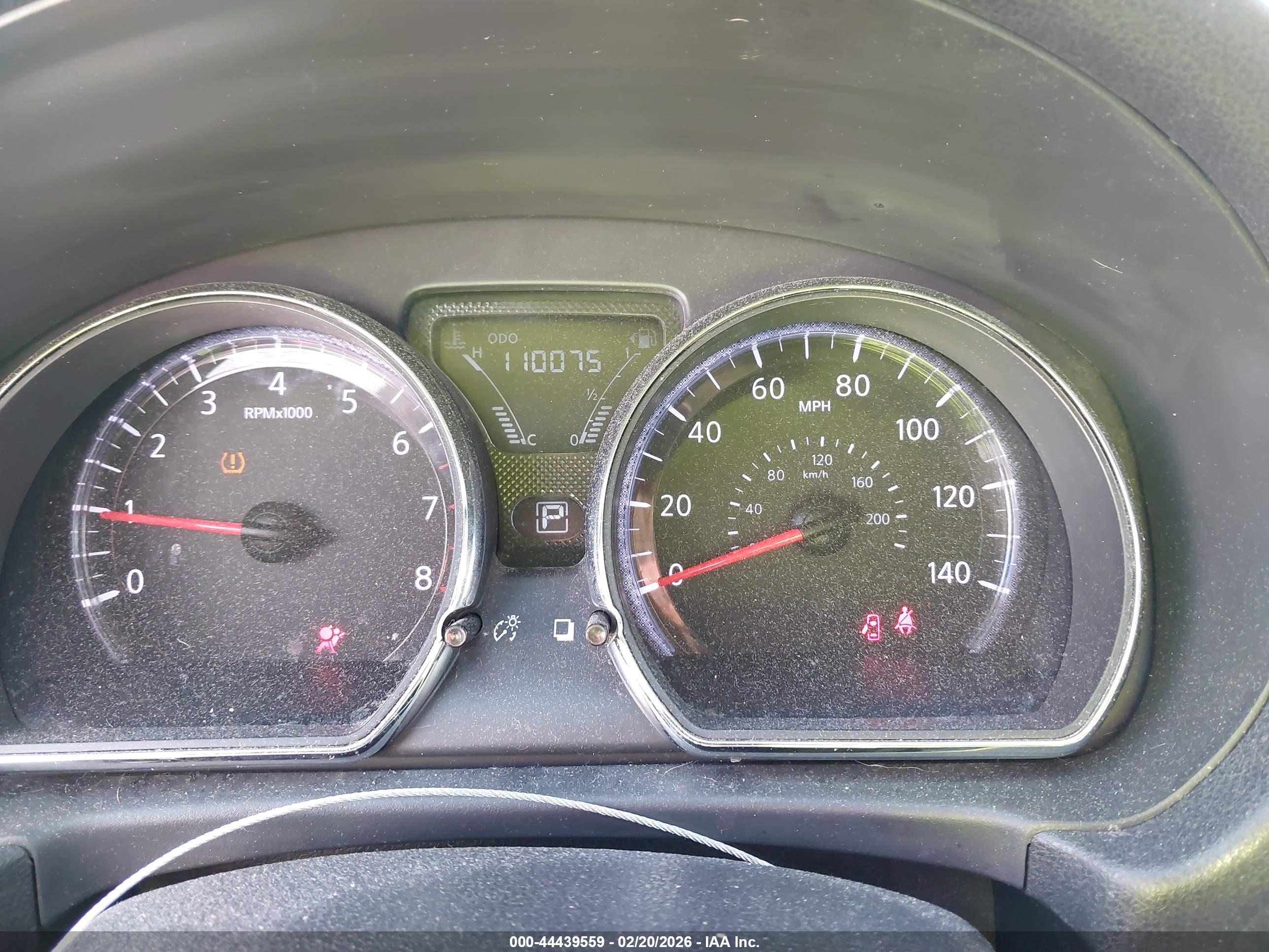 NISSAN VERSA image 7