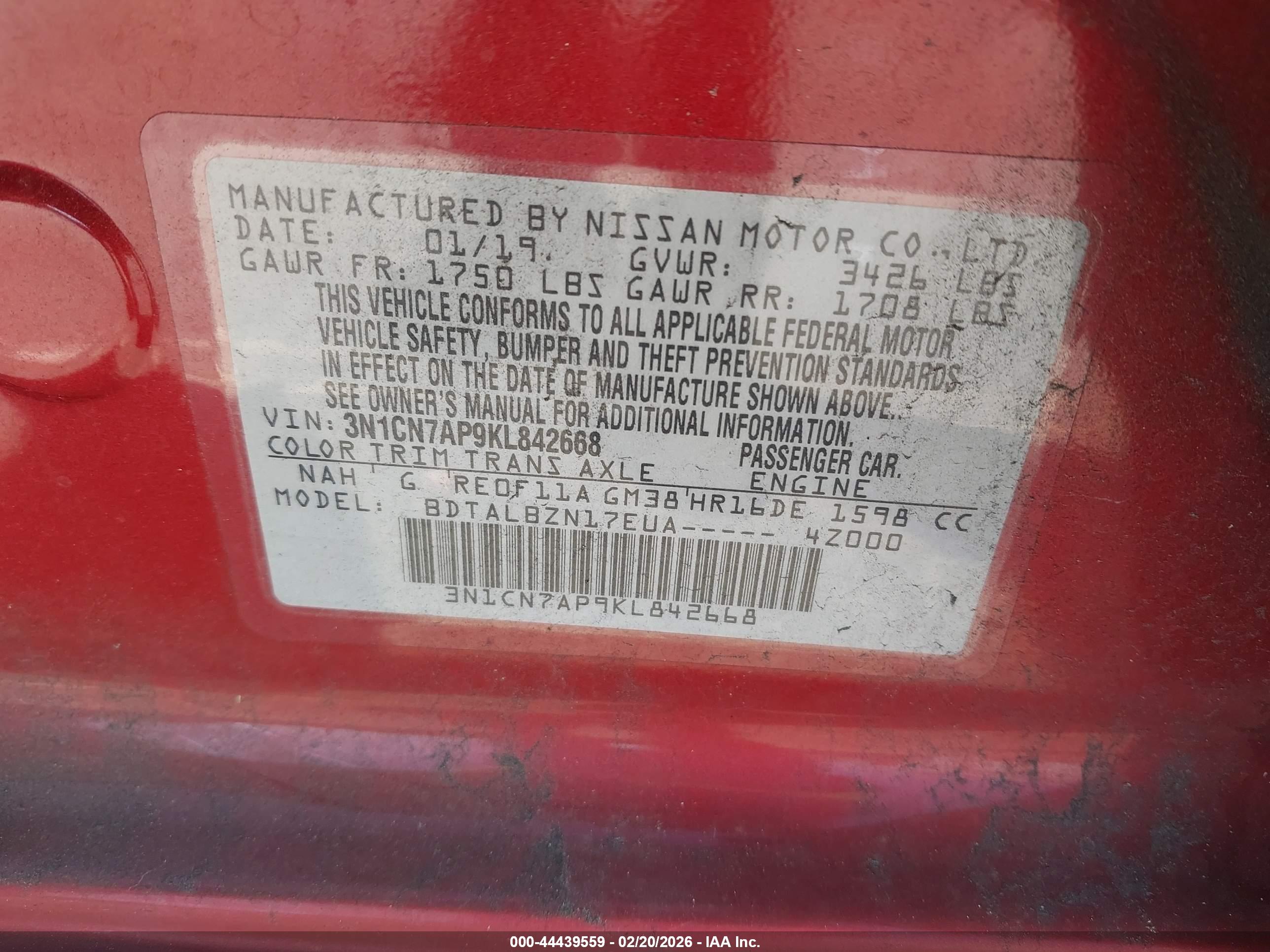 NISSAN VERSA image 9