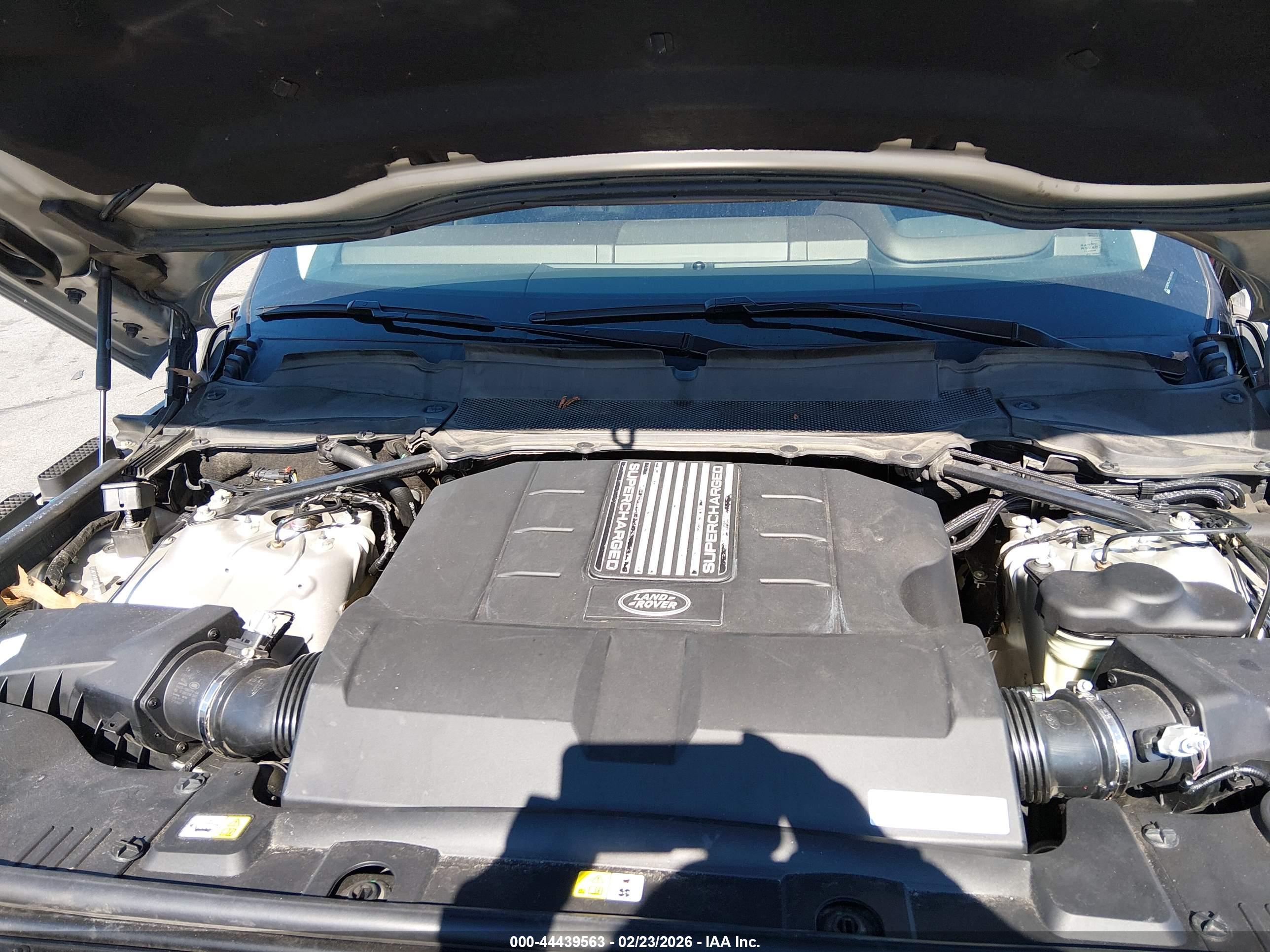 LAND ROVER image 10