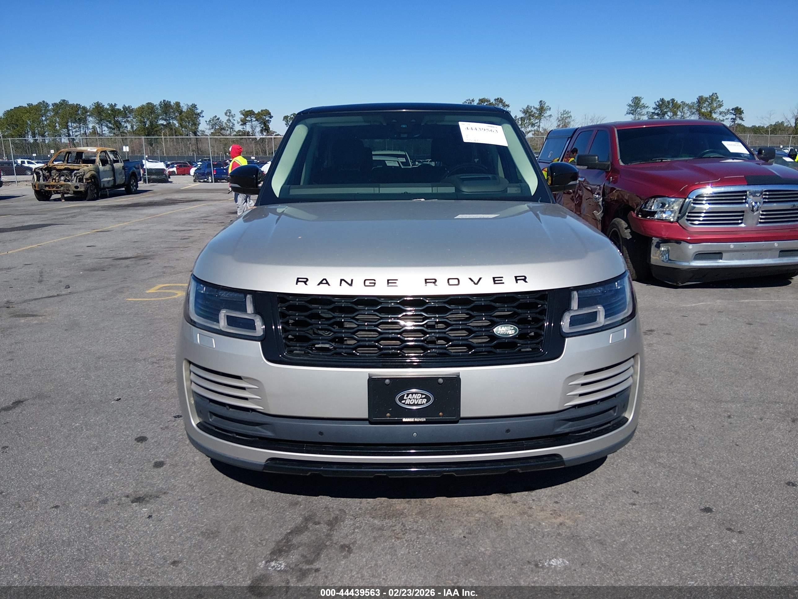 LAND ROVER image 6