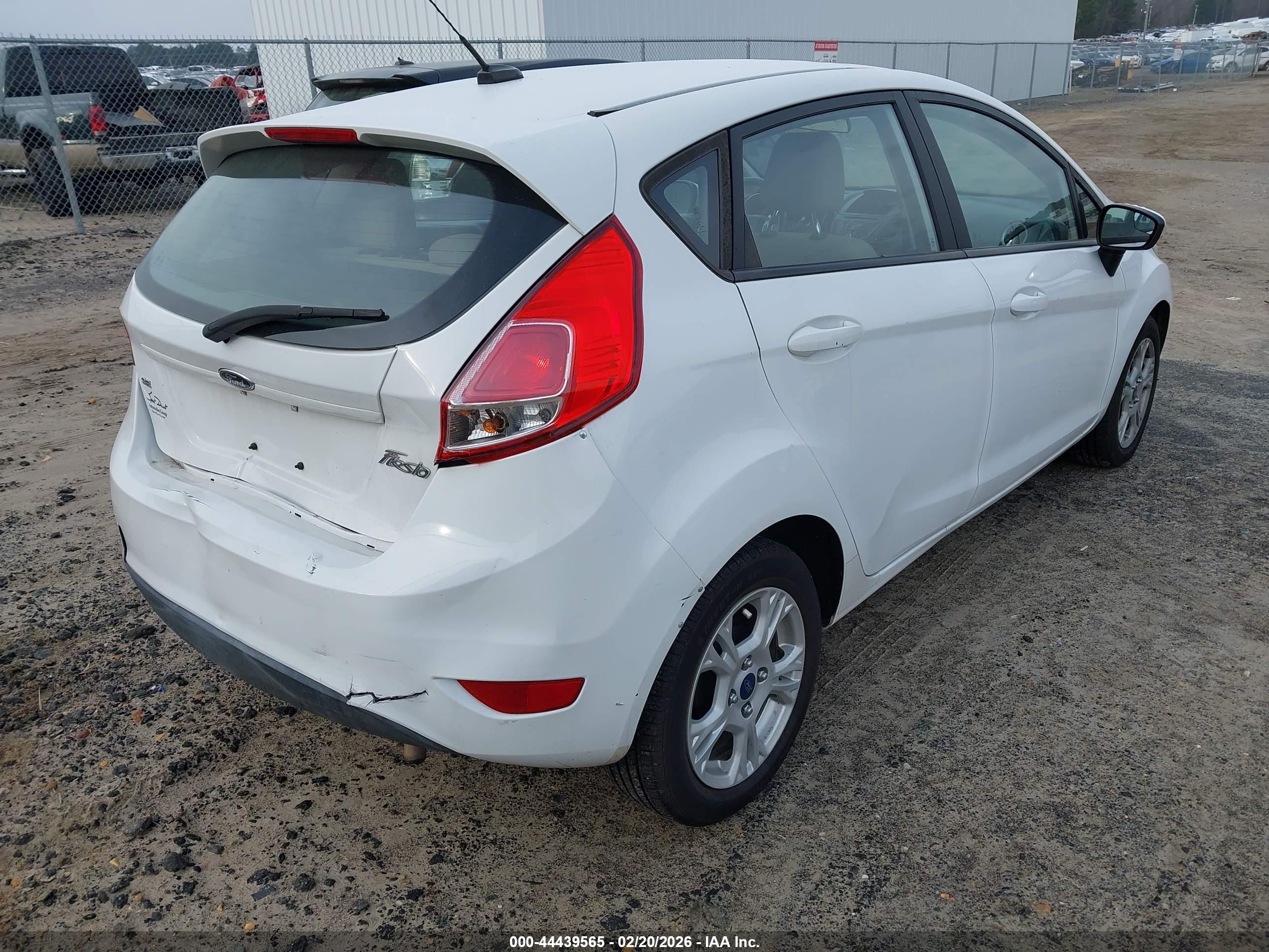 FORD FIESTA image 4