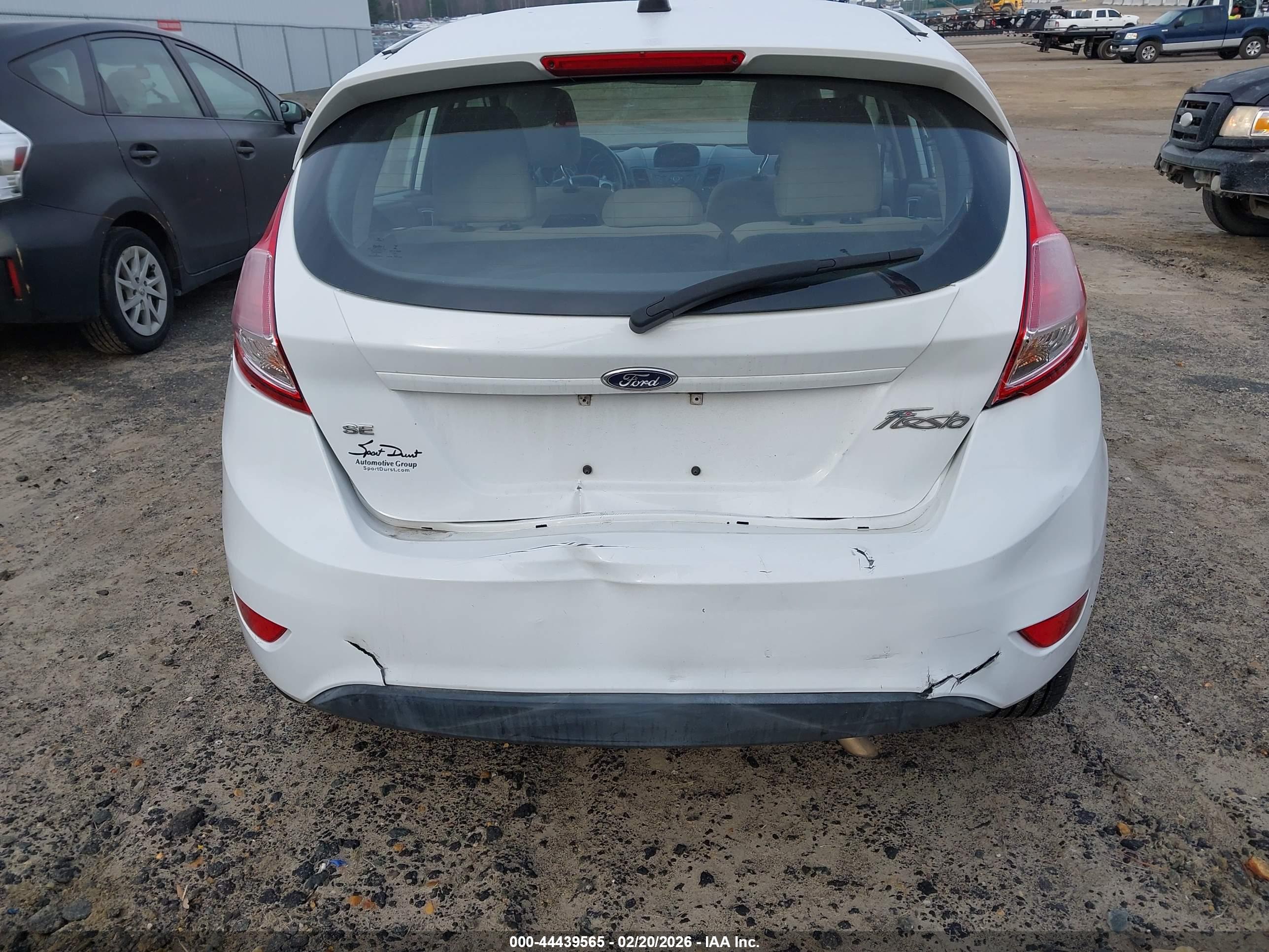 FORD FIESTA image 6