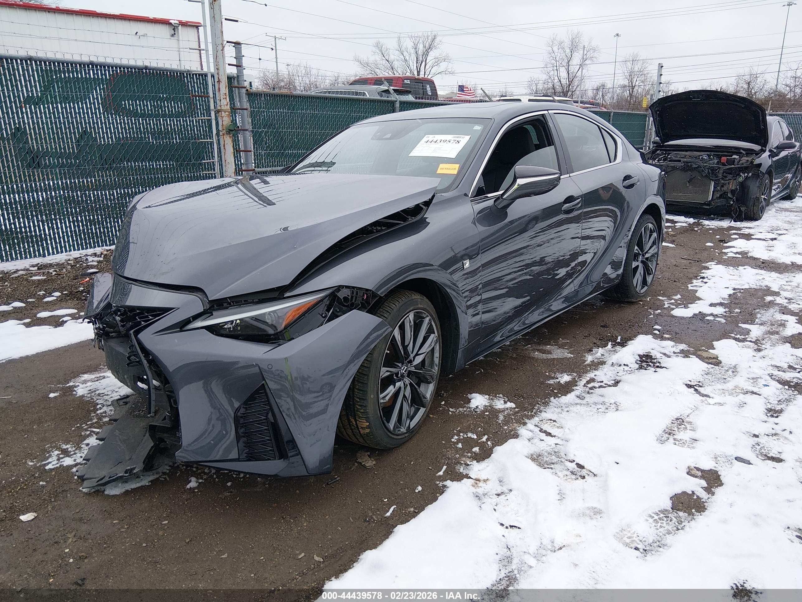 LEXUS IS image 2