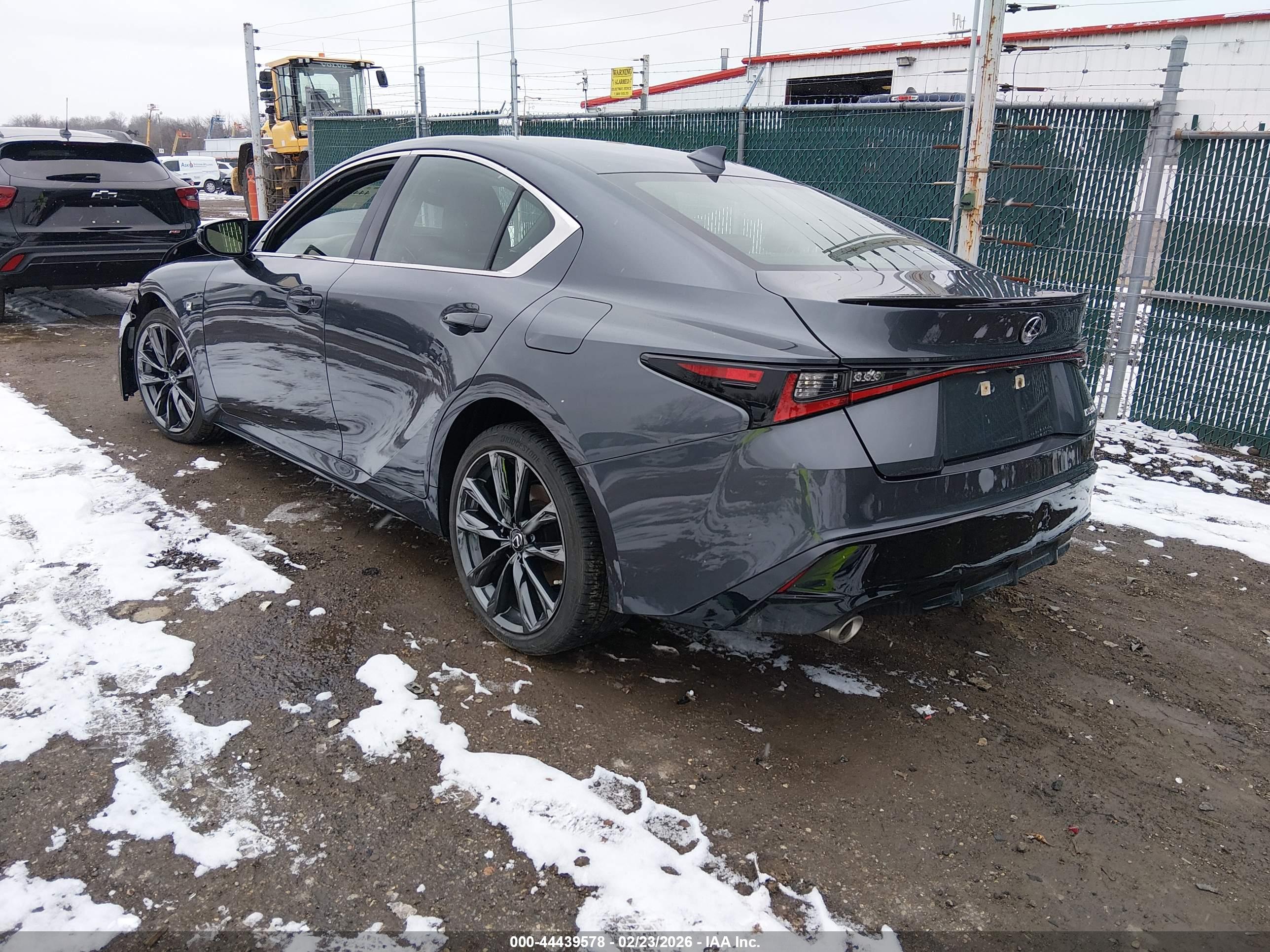 LEXUS IS image 3