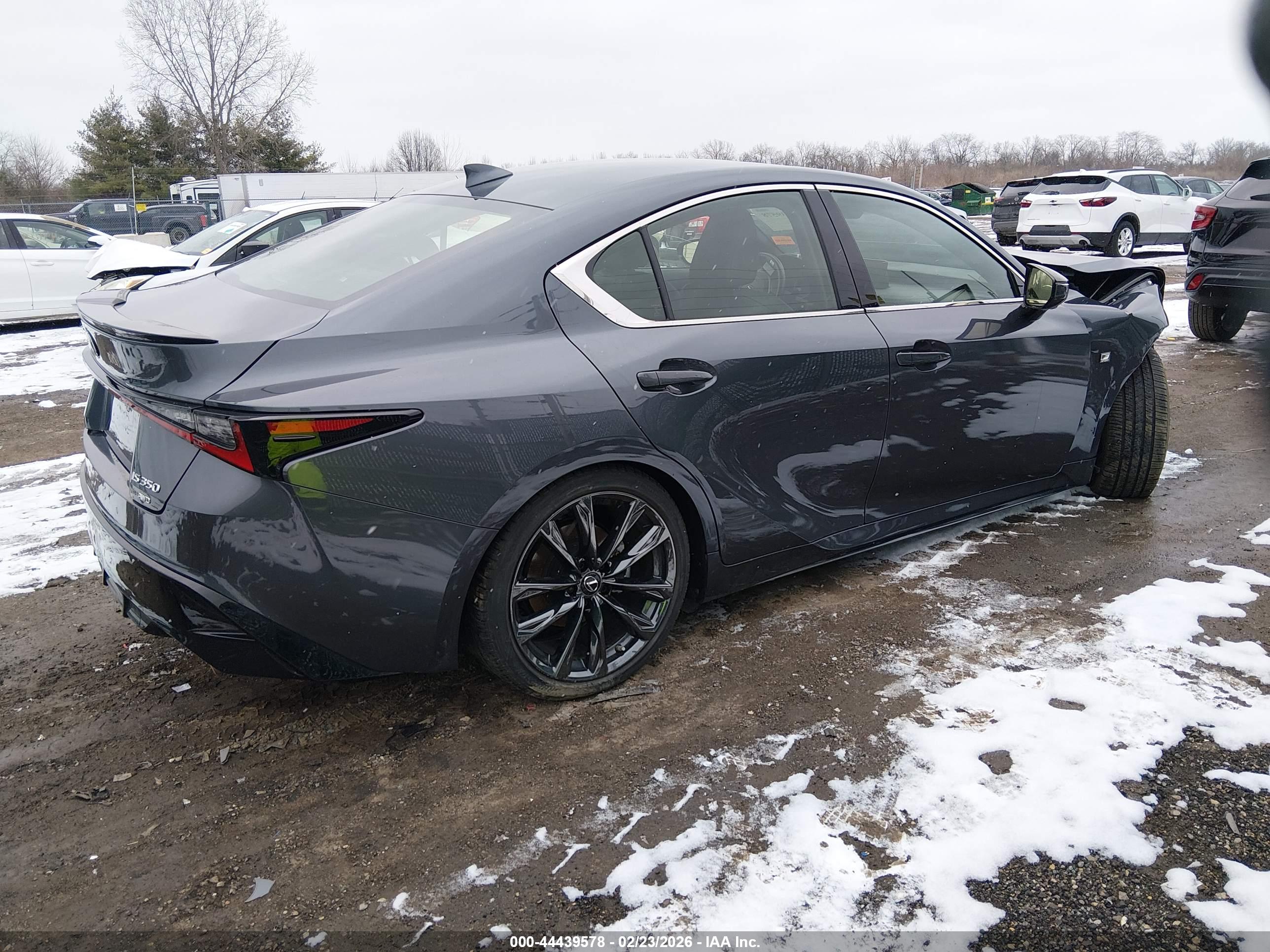 LEXUS IS image 4