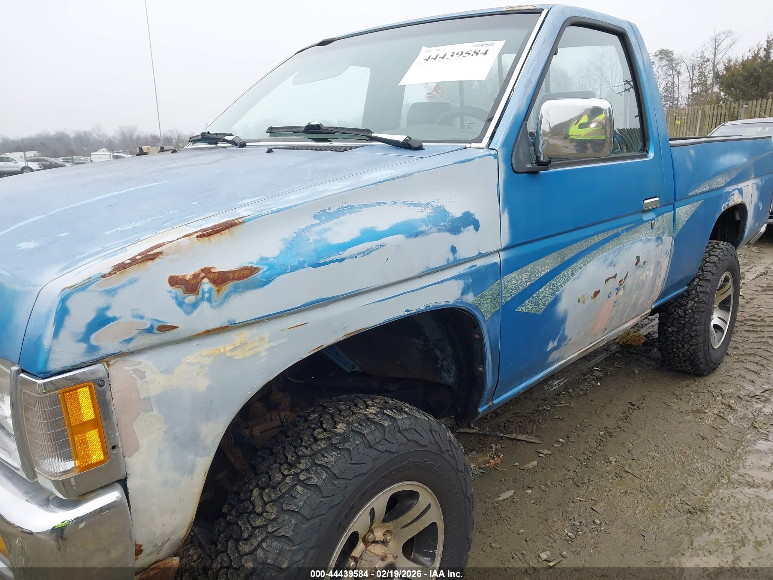 NISSAN TRUCK image 6