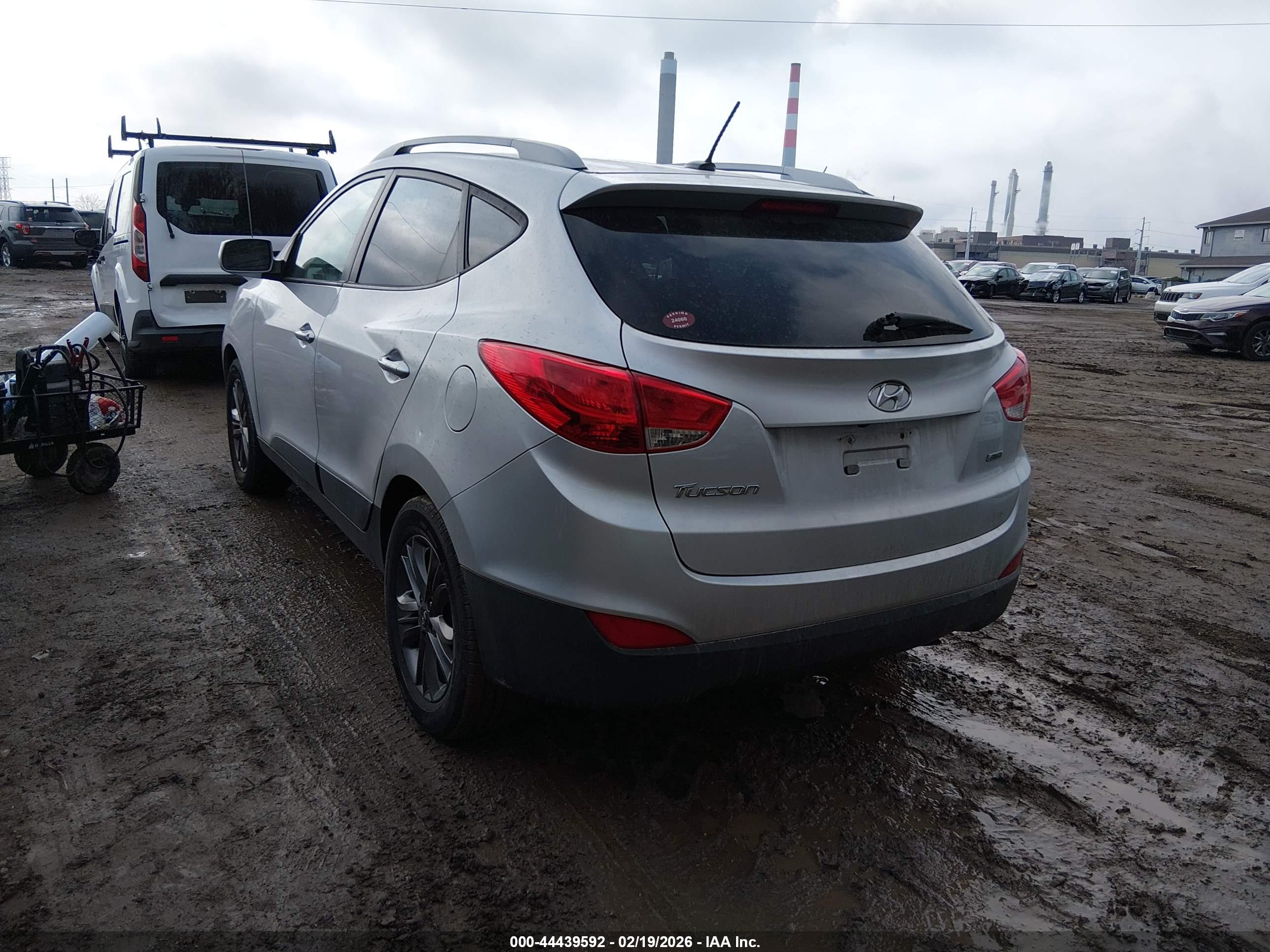 HYUNDAI TUCSON image 3