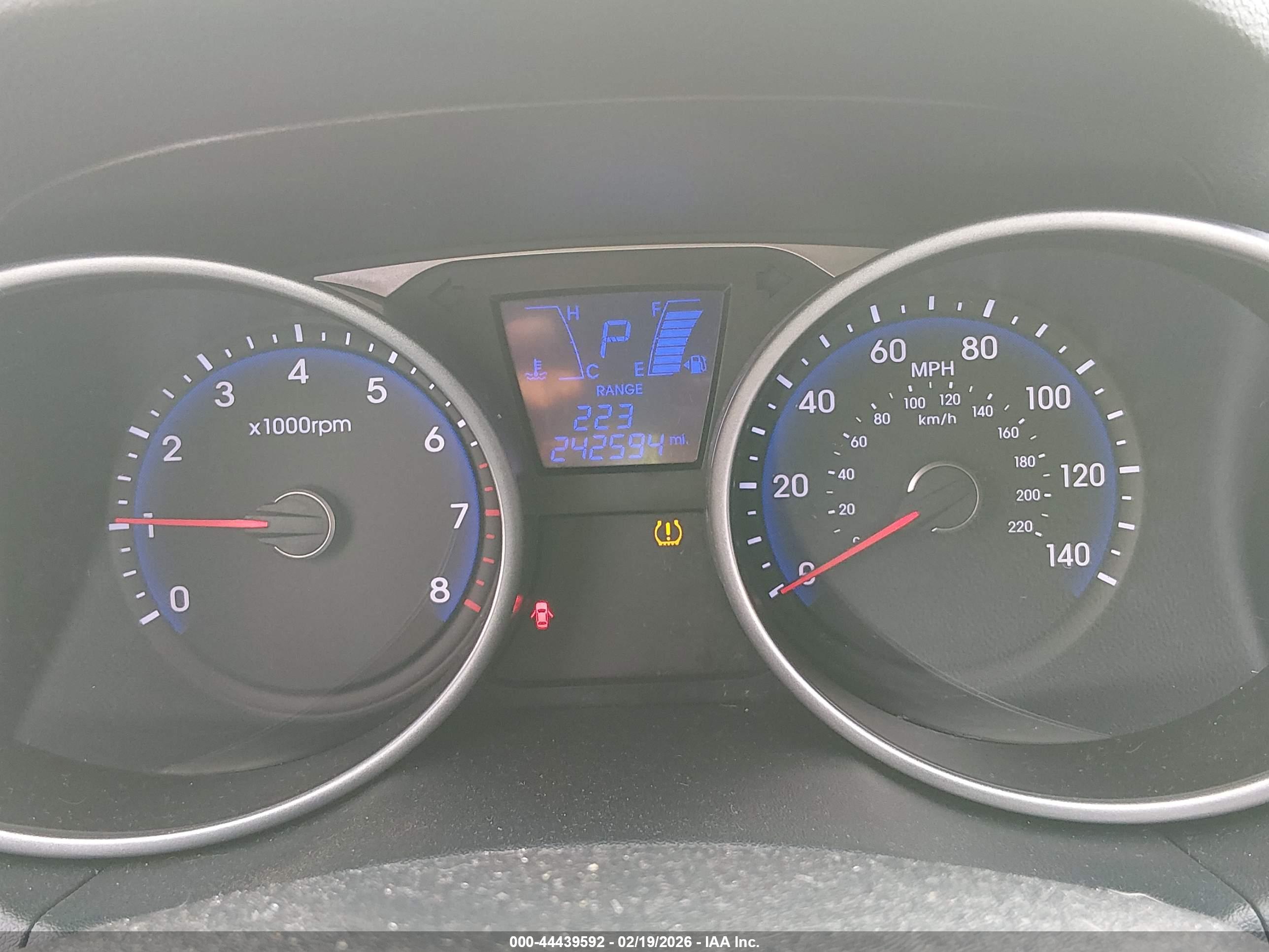 HYUNDAI TUCSON image 7
