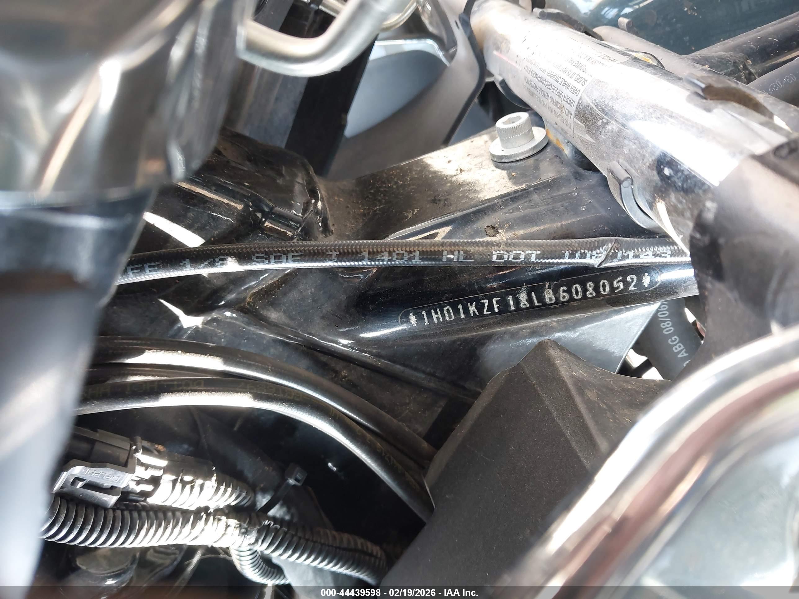 HARLEY-DAVIDSON FLTRK image 10
