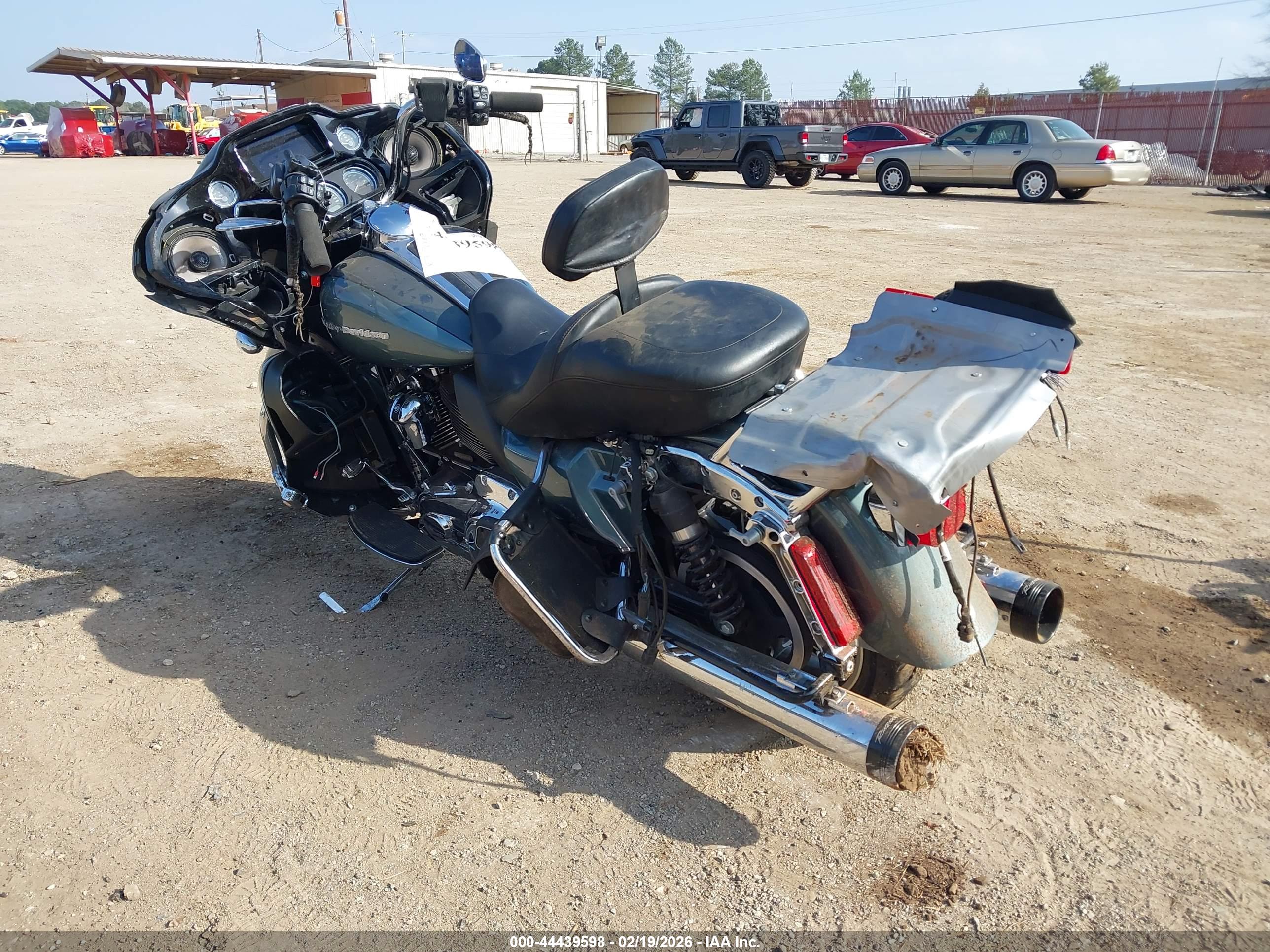HARLEY-DAVIDSON FLTRK image 3