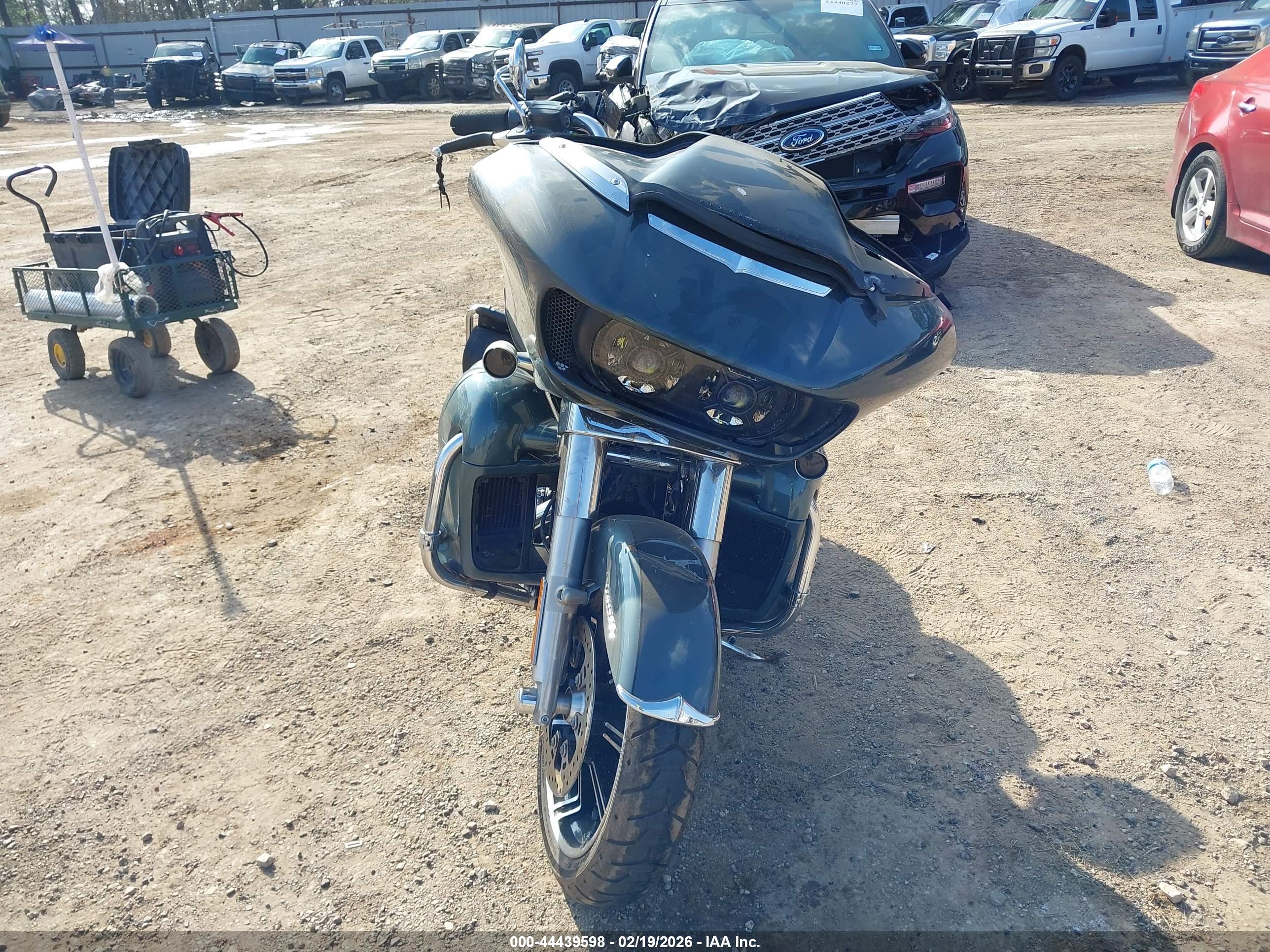 HARLEY-DAVIDSON FLTRK image 5