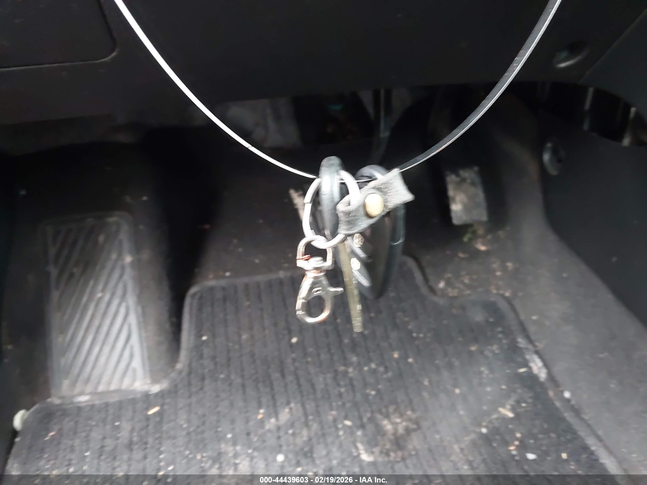 HYUNDAI ACCENT image 11