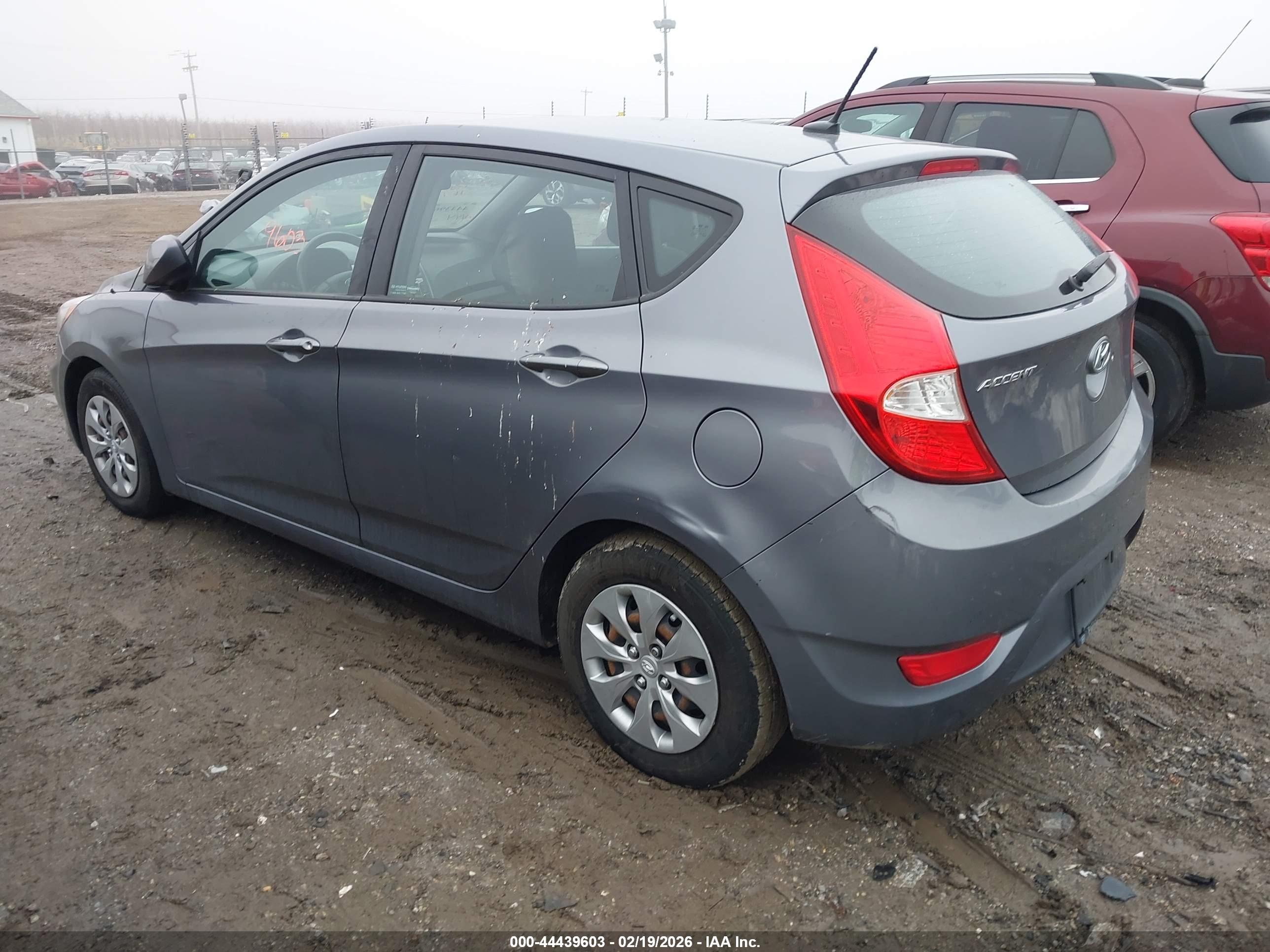 HYUNDAI ACCENT image 3