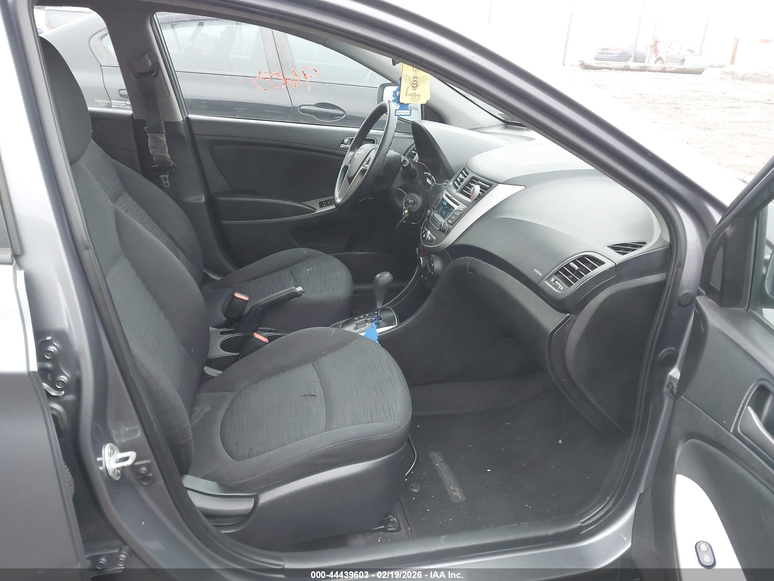 HYUNDAI ACCENT image 5