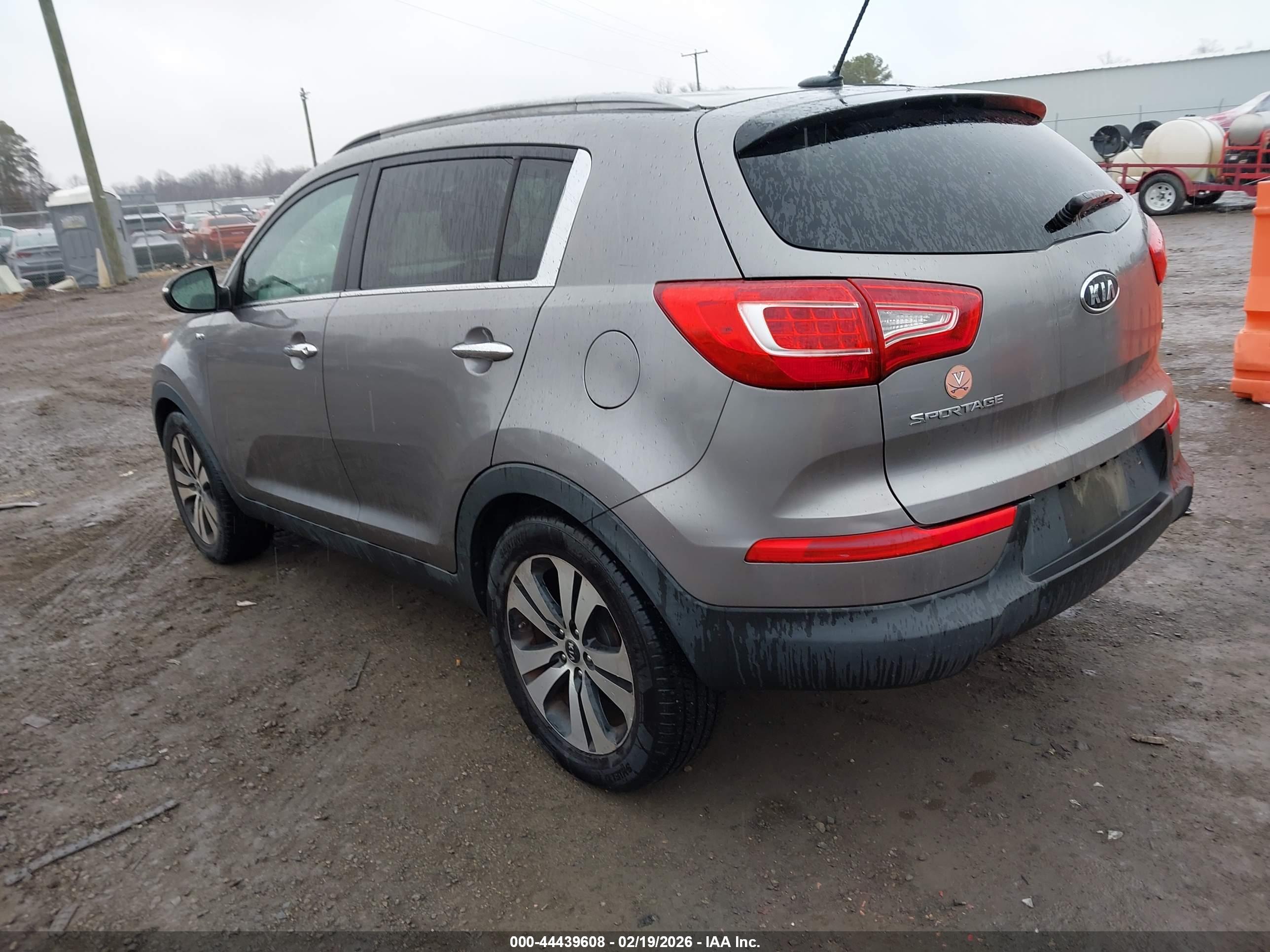 KIA SPORTAGE image 3
