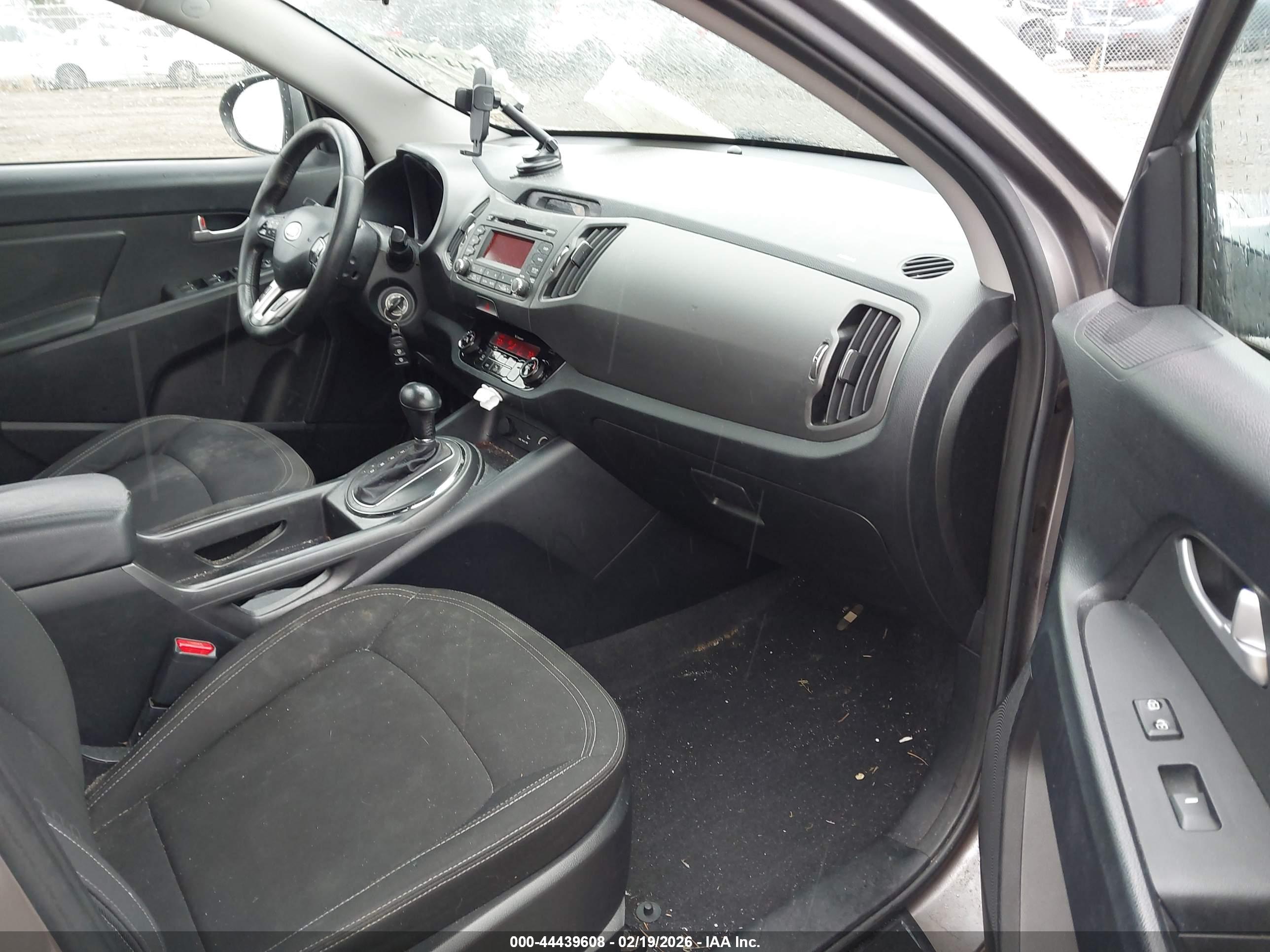 KIA SPORTAGE image 5