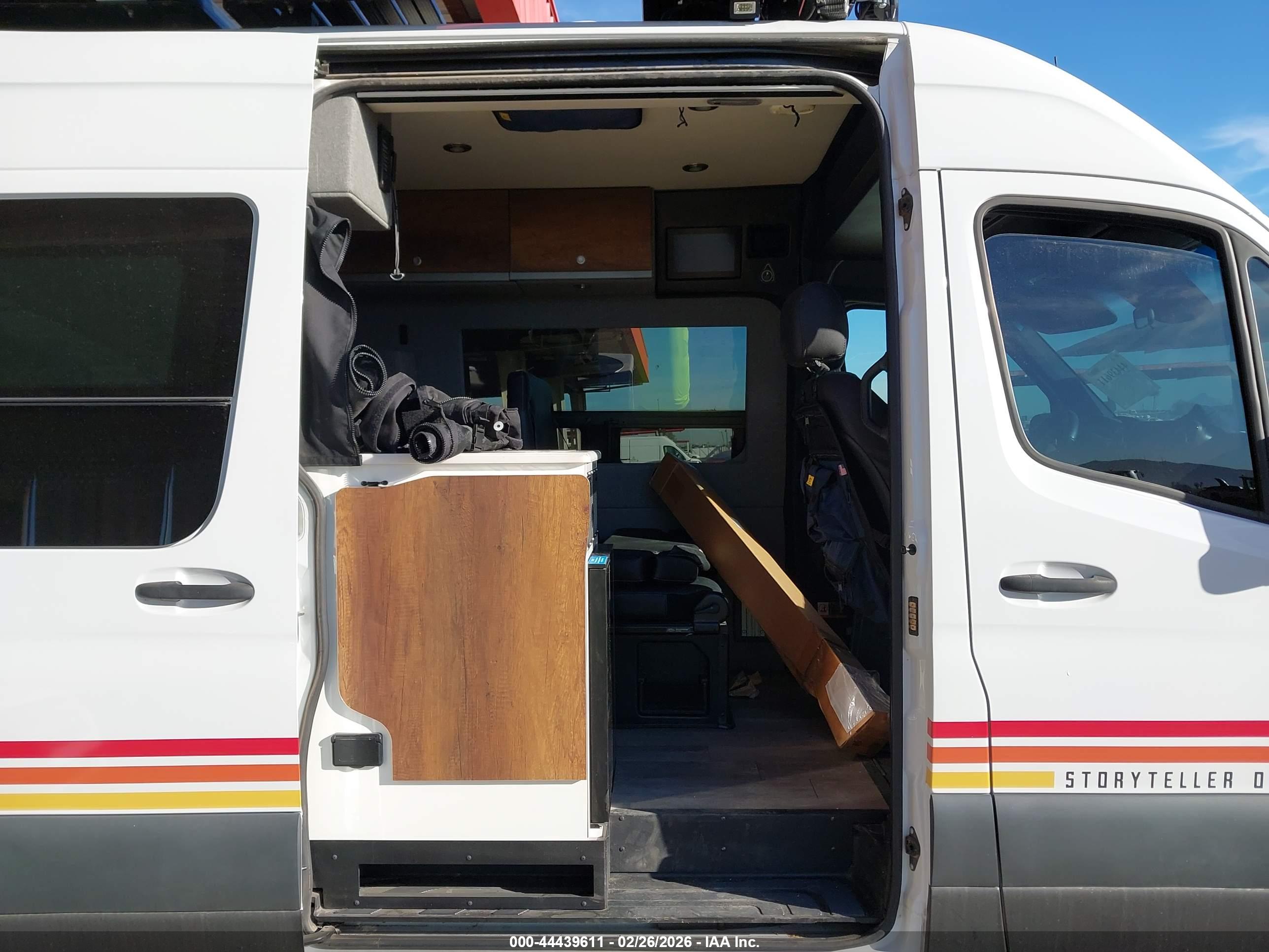 MERCEDES-BENZ SPRINTER image 8